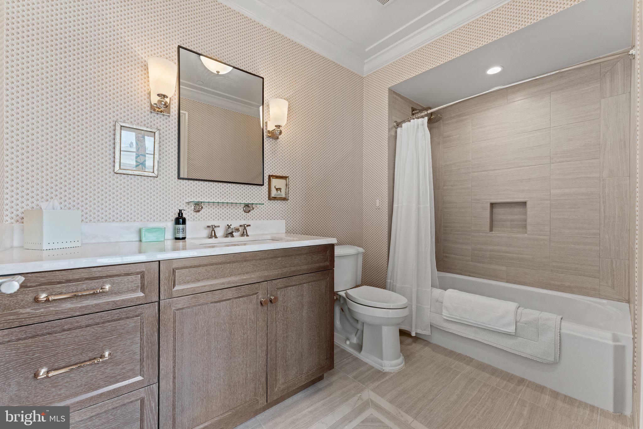 THE SIGNET - Residential