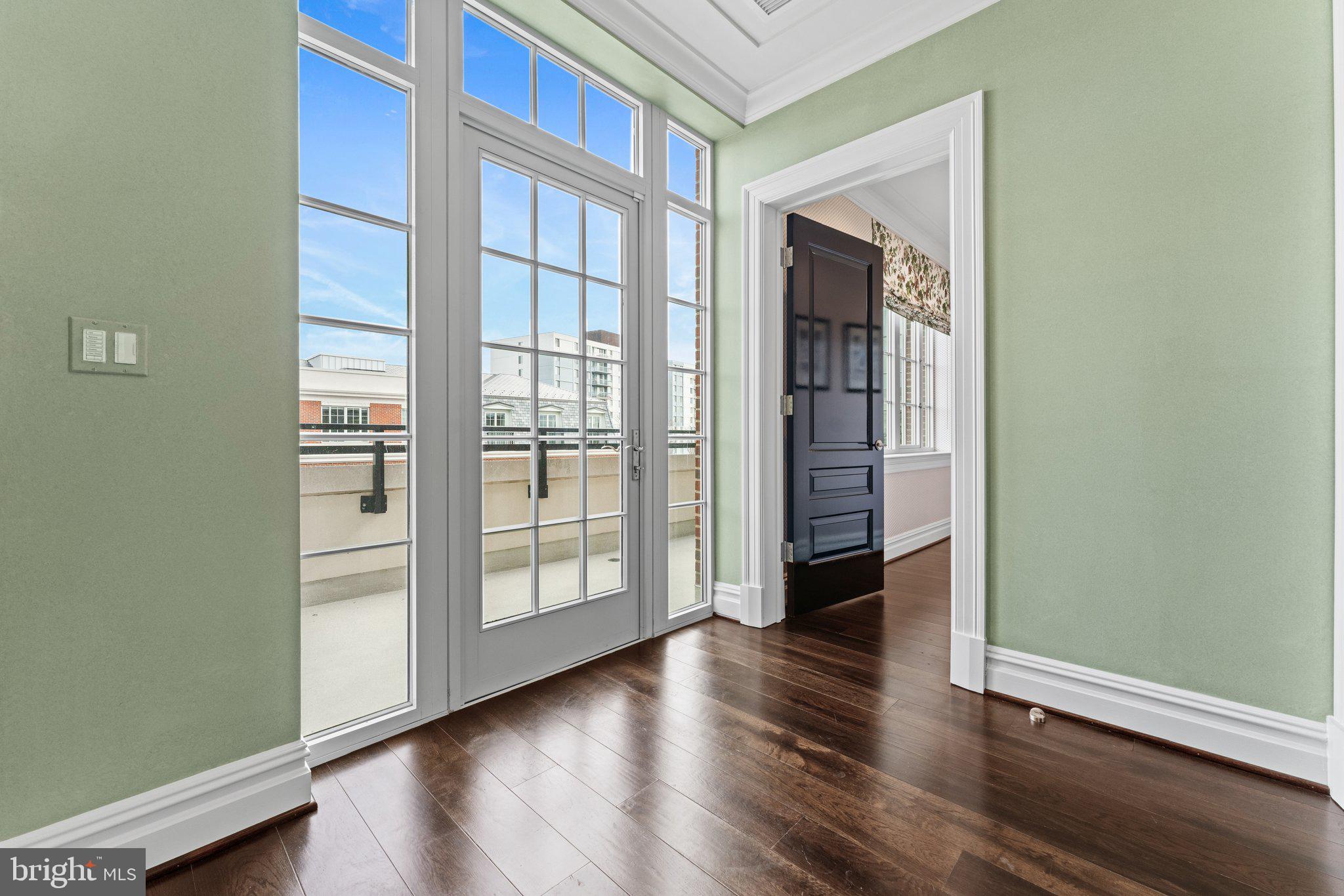 THE SIGNET - Residential