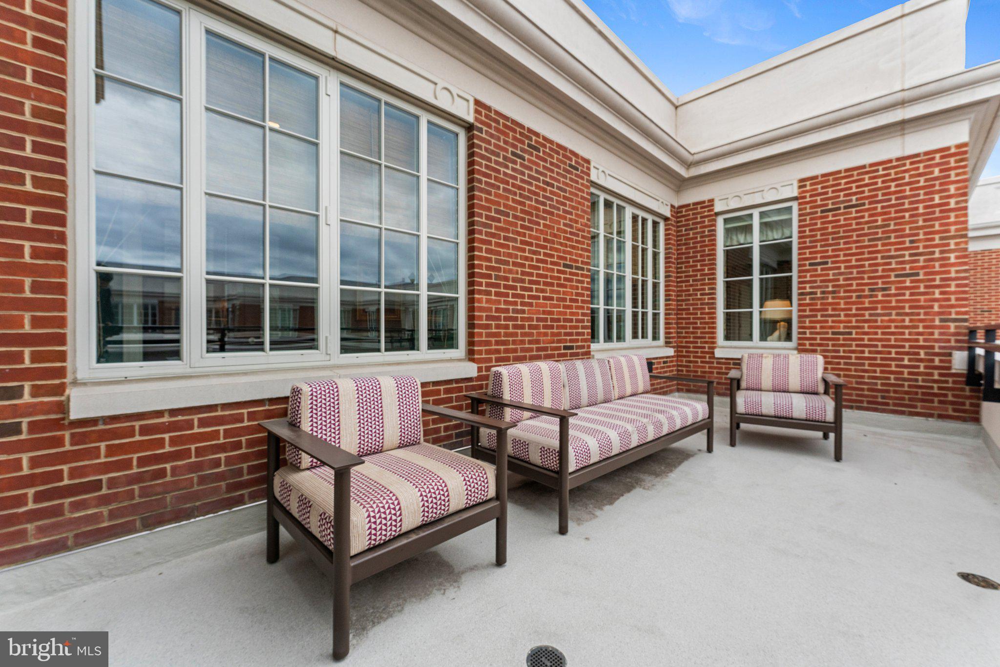 THE SIGNET - Residential