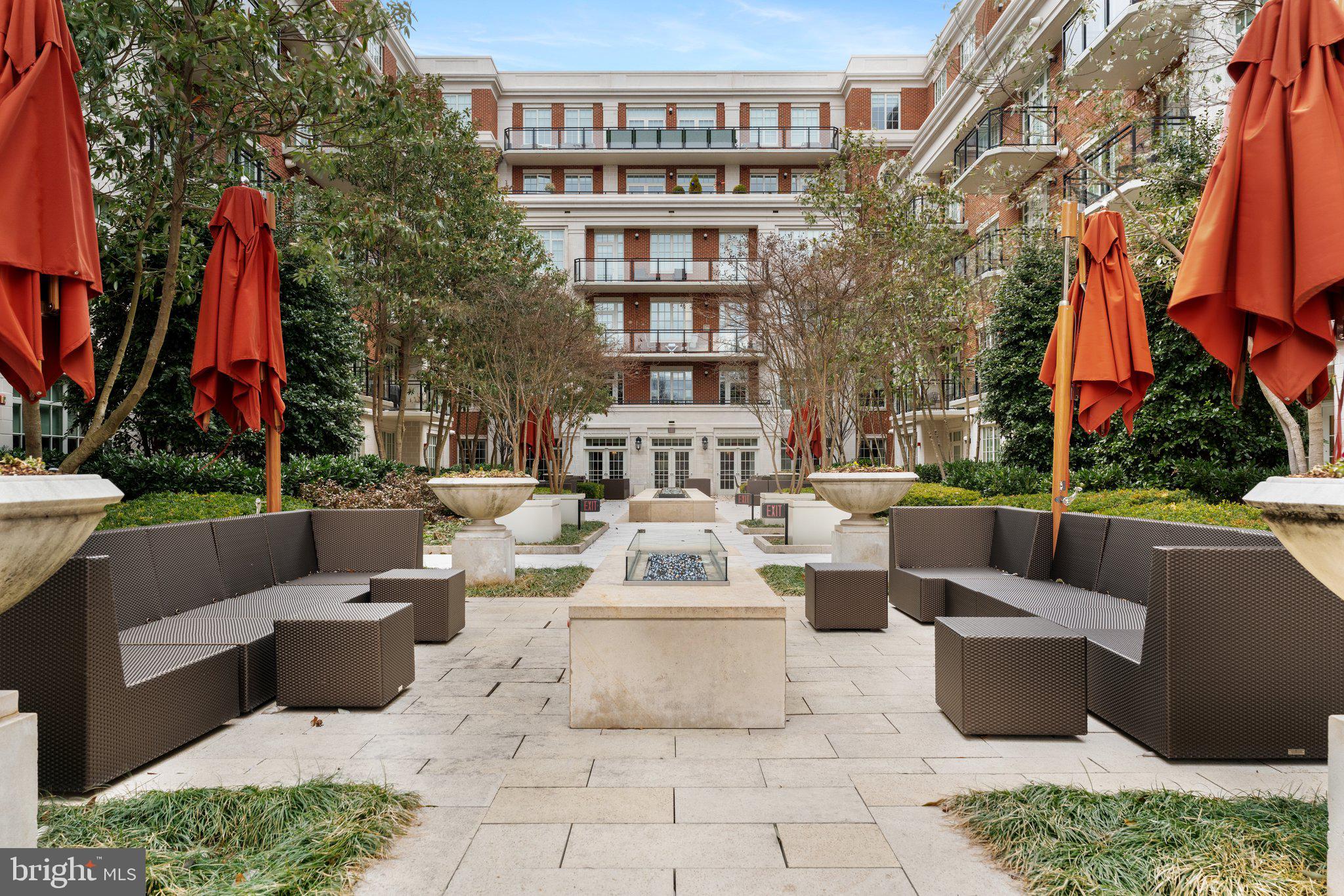 THE SIGNET - Residential