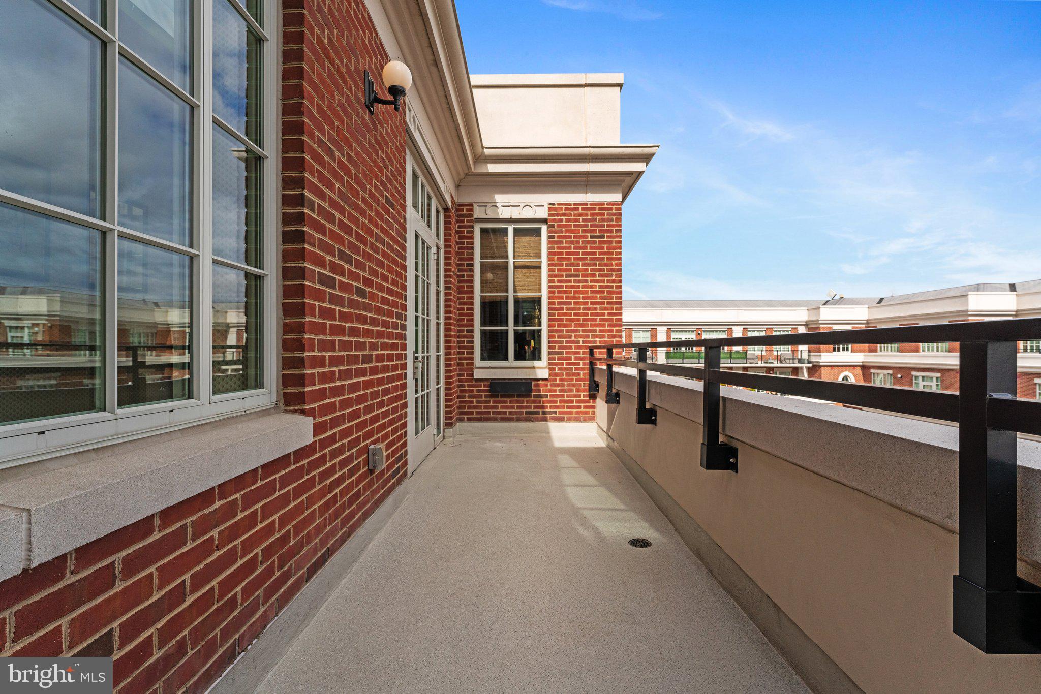 THE SIGNET - Residential