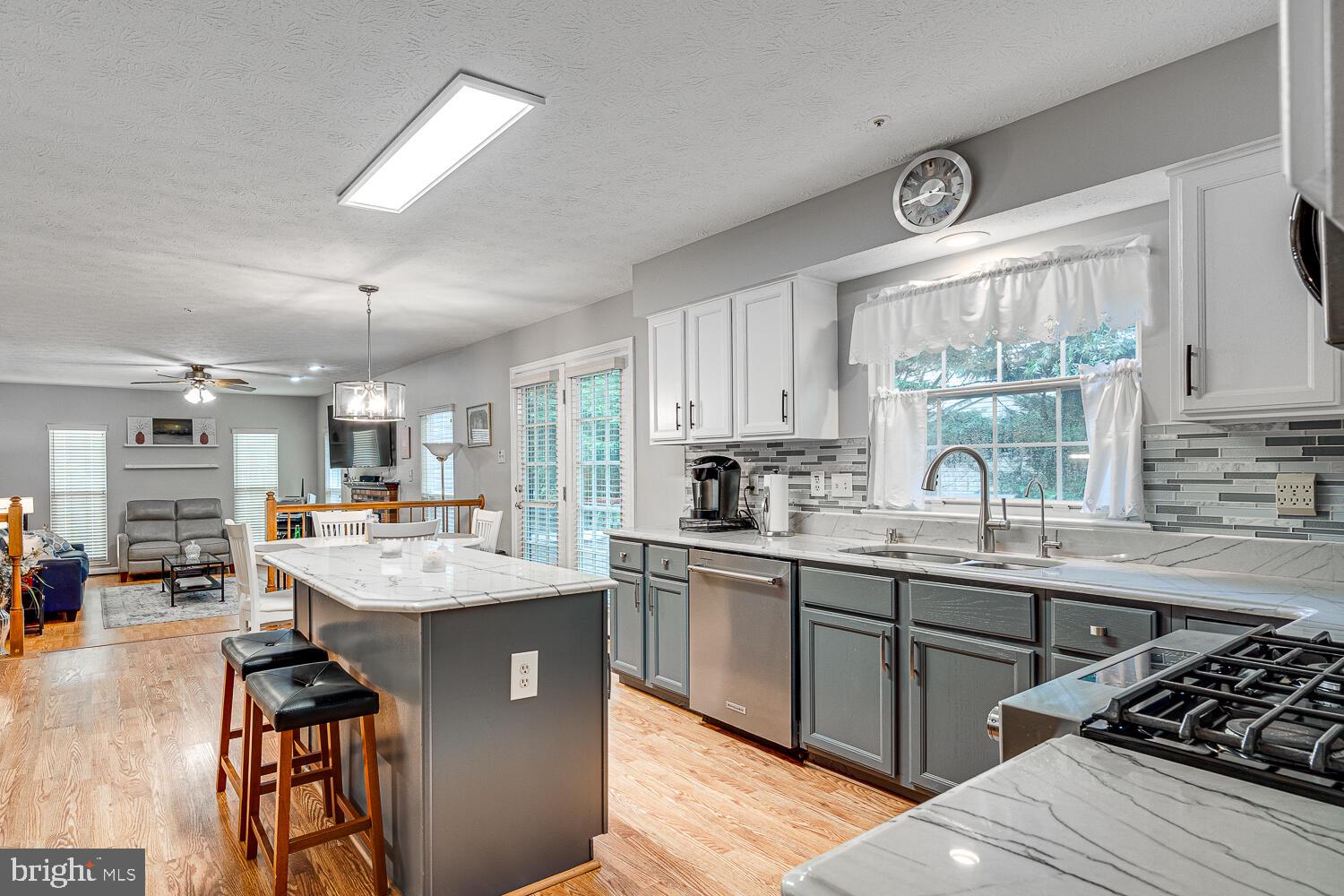 1016 MANDARIN DRIVE