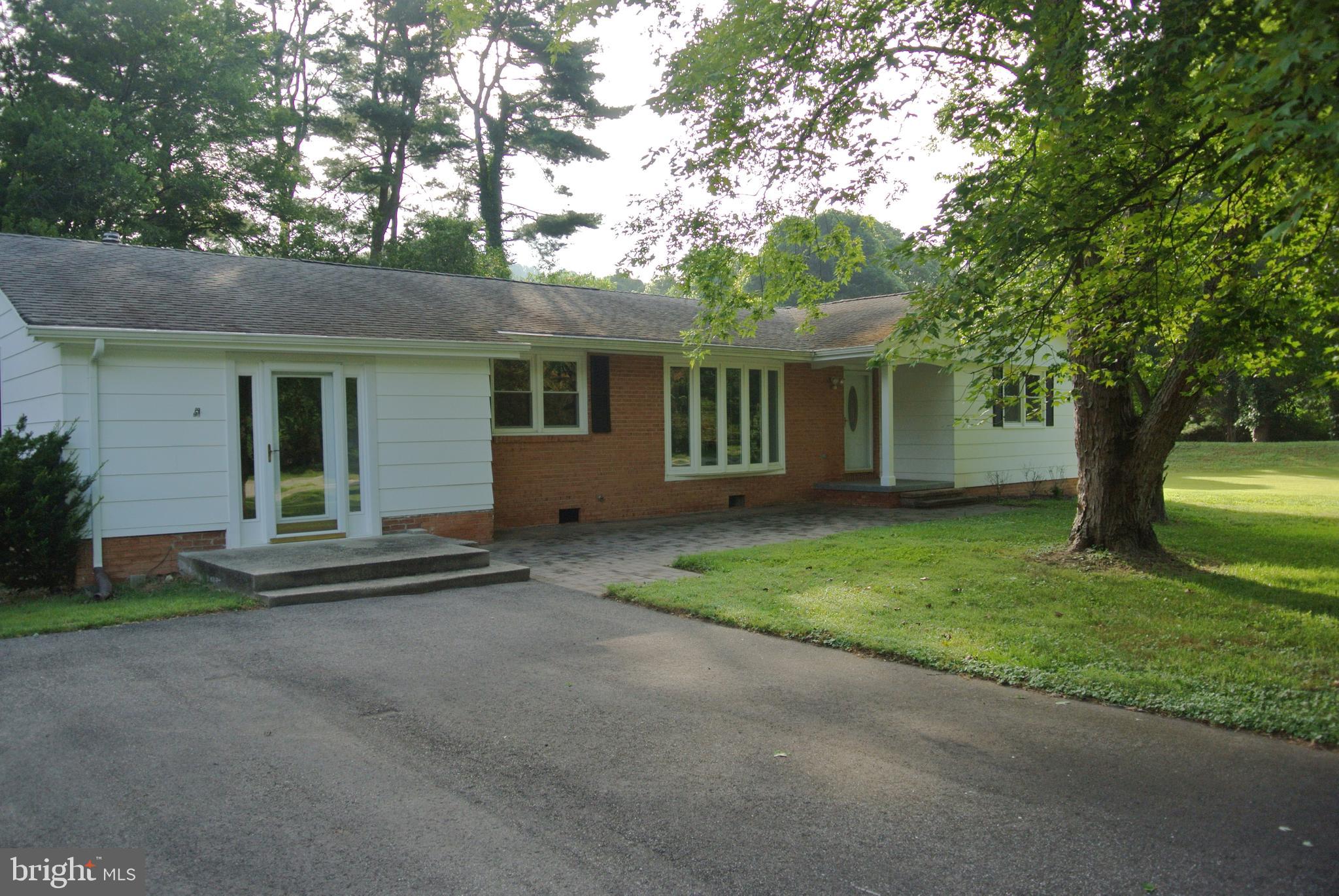HAWTHORNE MANOR - Residential