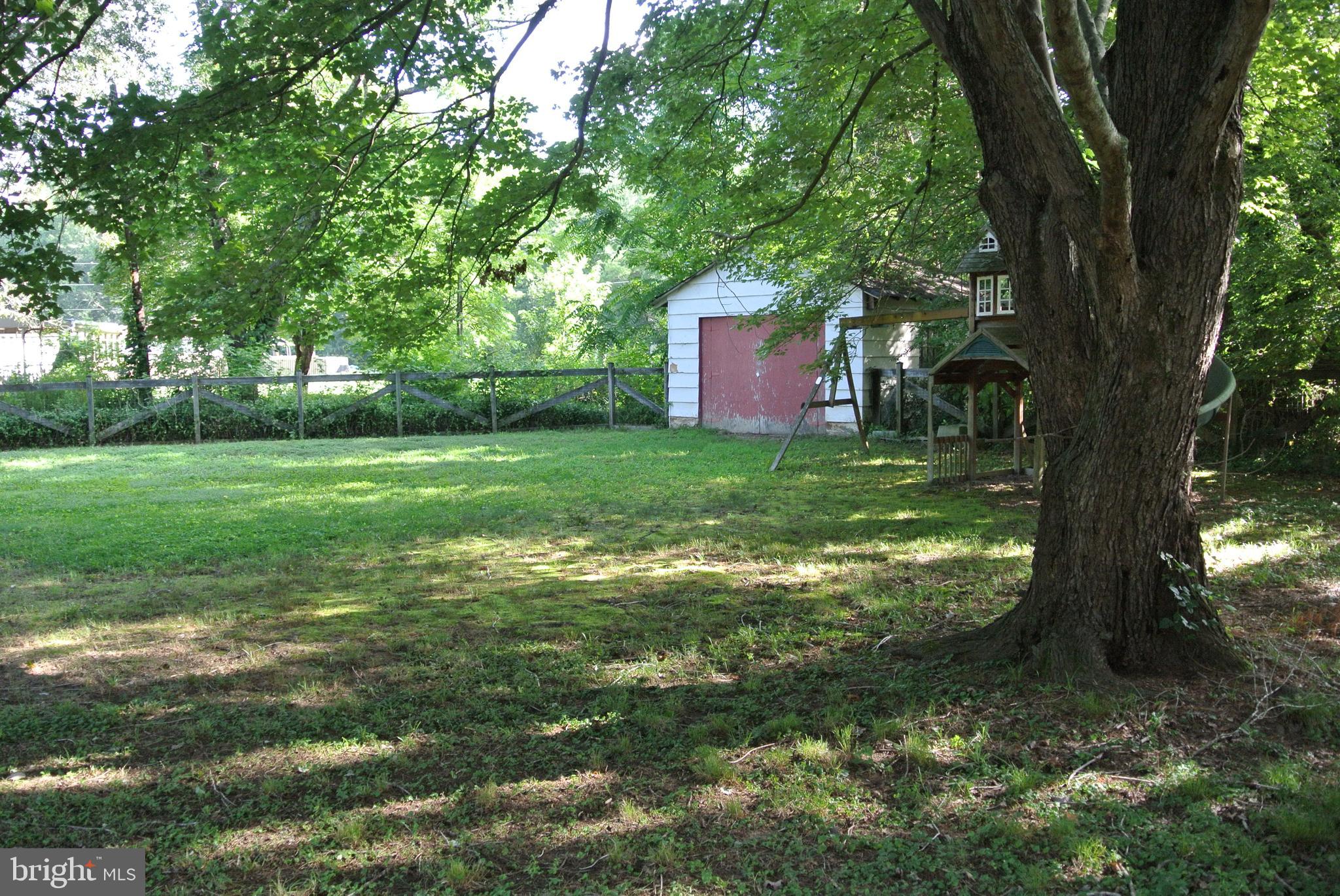 HAWTHORNE MANOR - Residential