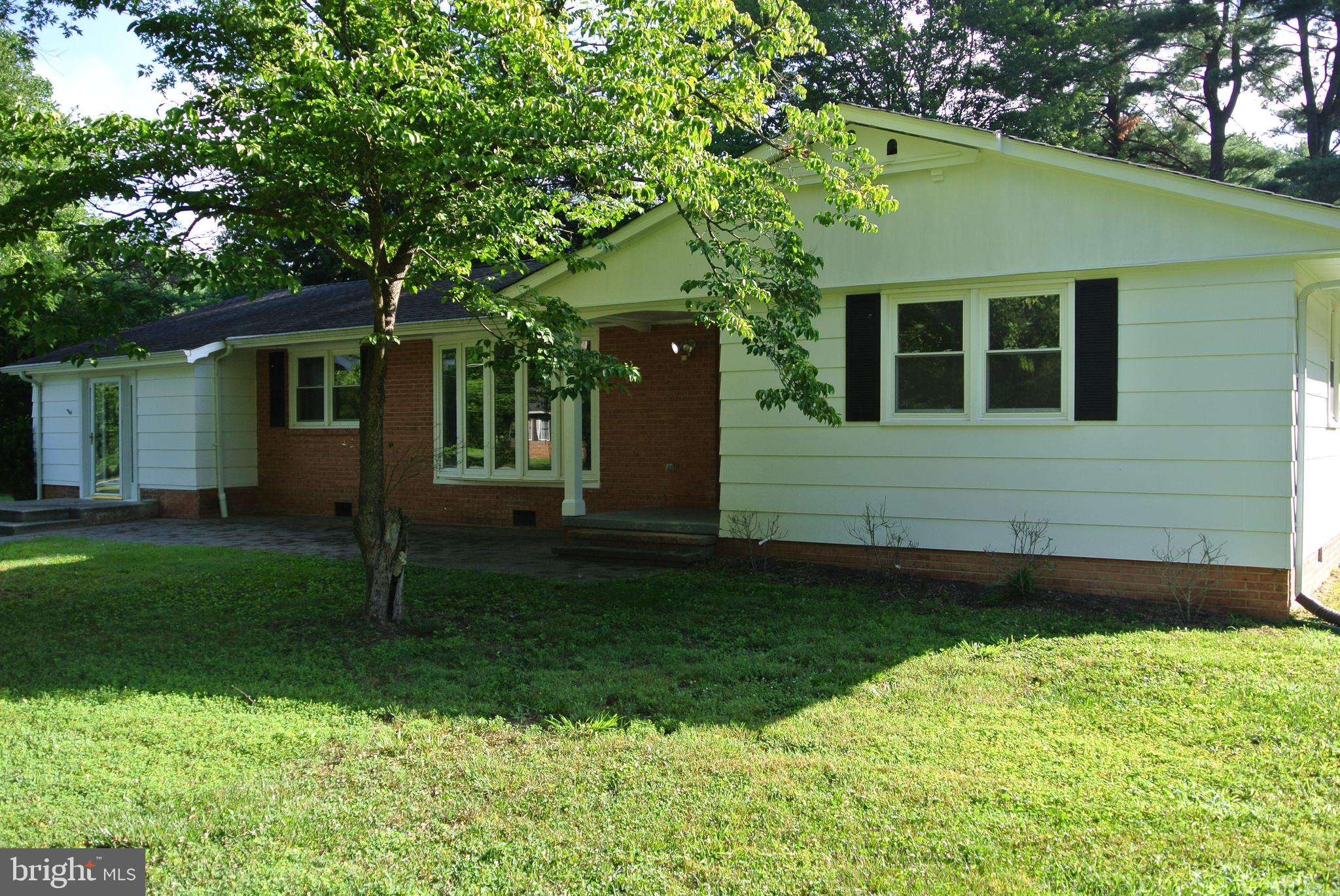 HAWTHORNE MANOR - Residential