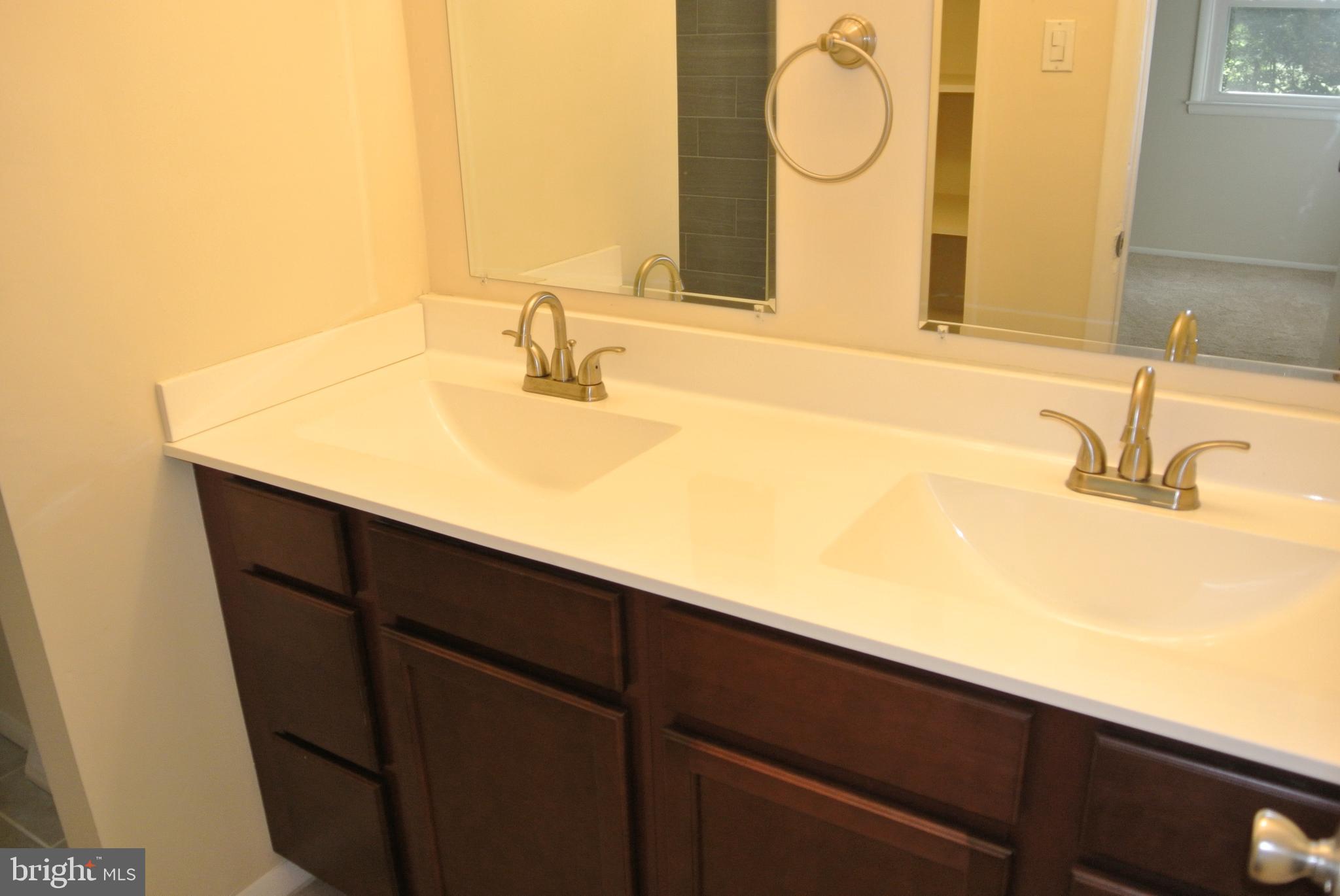 HAWTHORNE MANOR - Residential