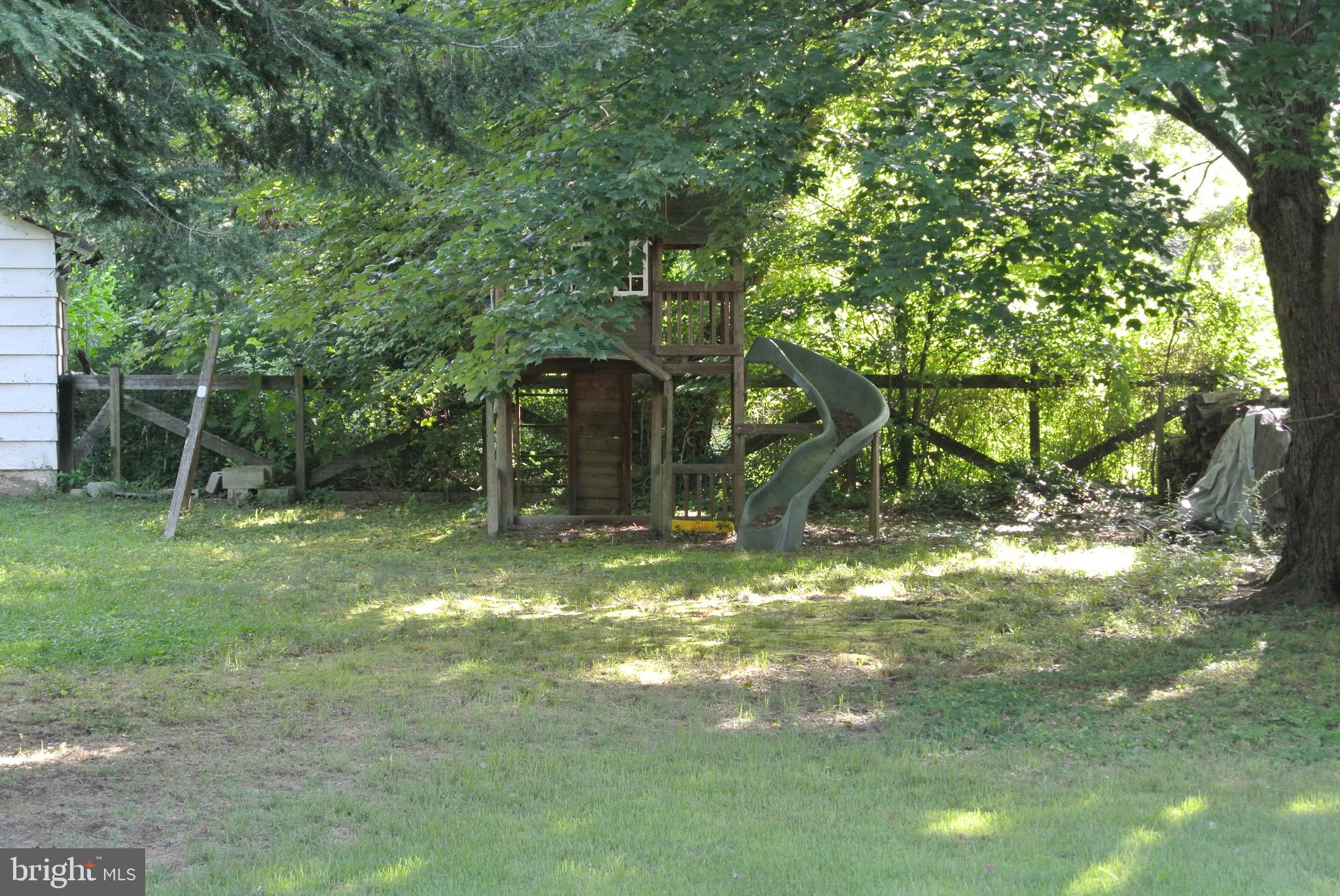 HAWTHORNE MANOR - Residential