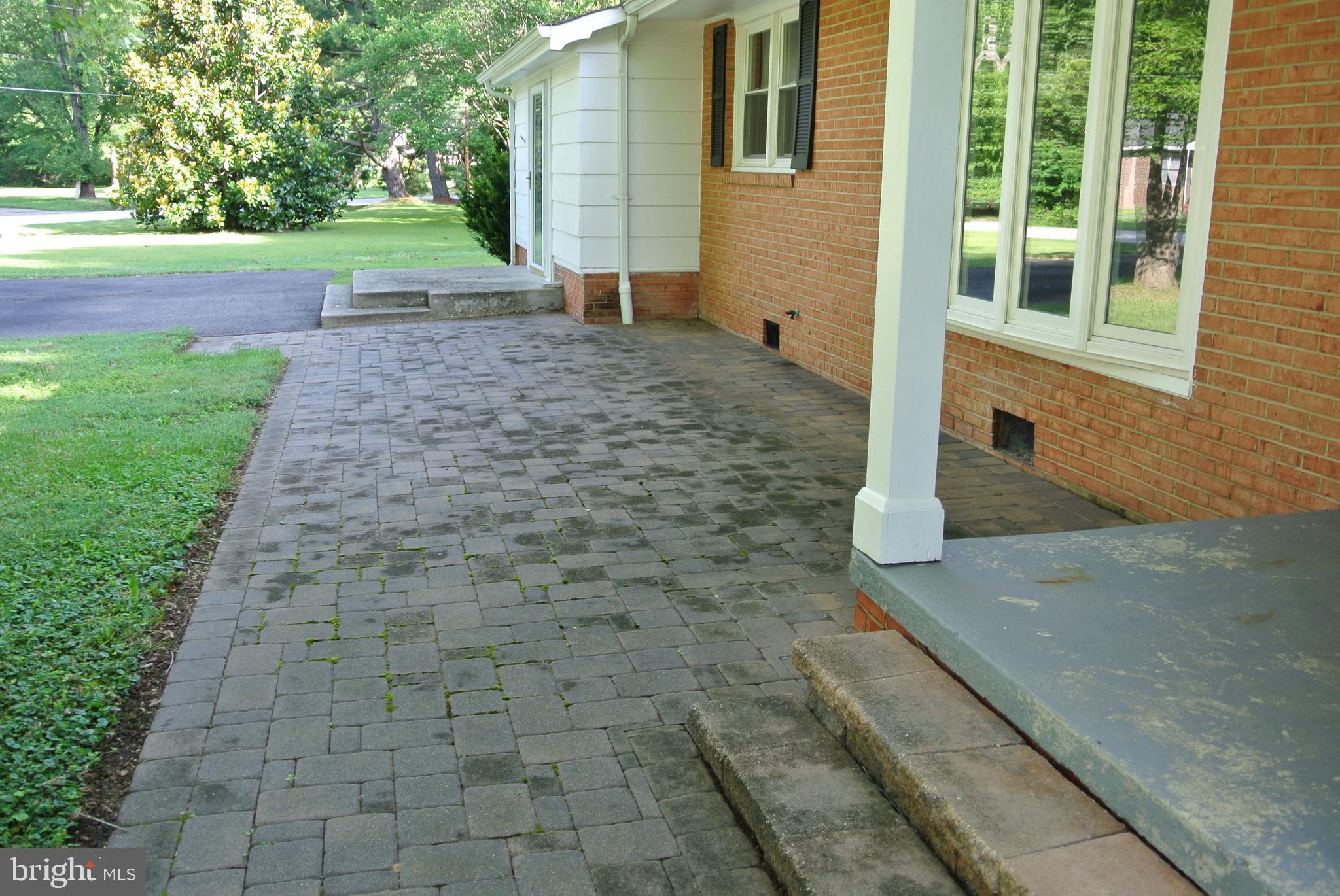 HAWTHORNE MANOR - Residential