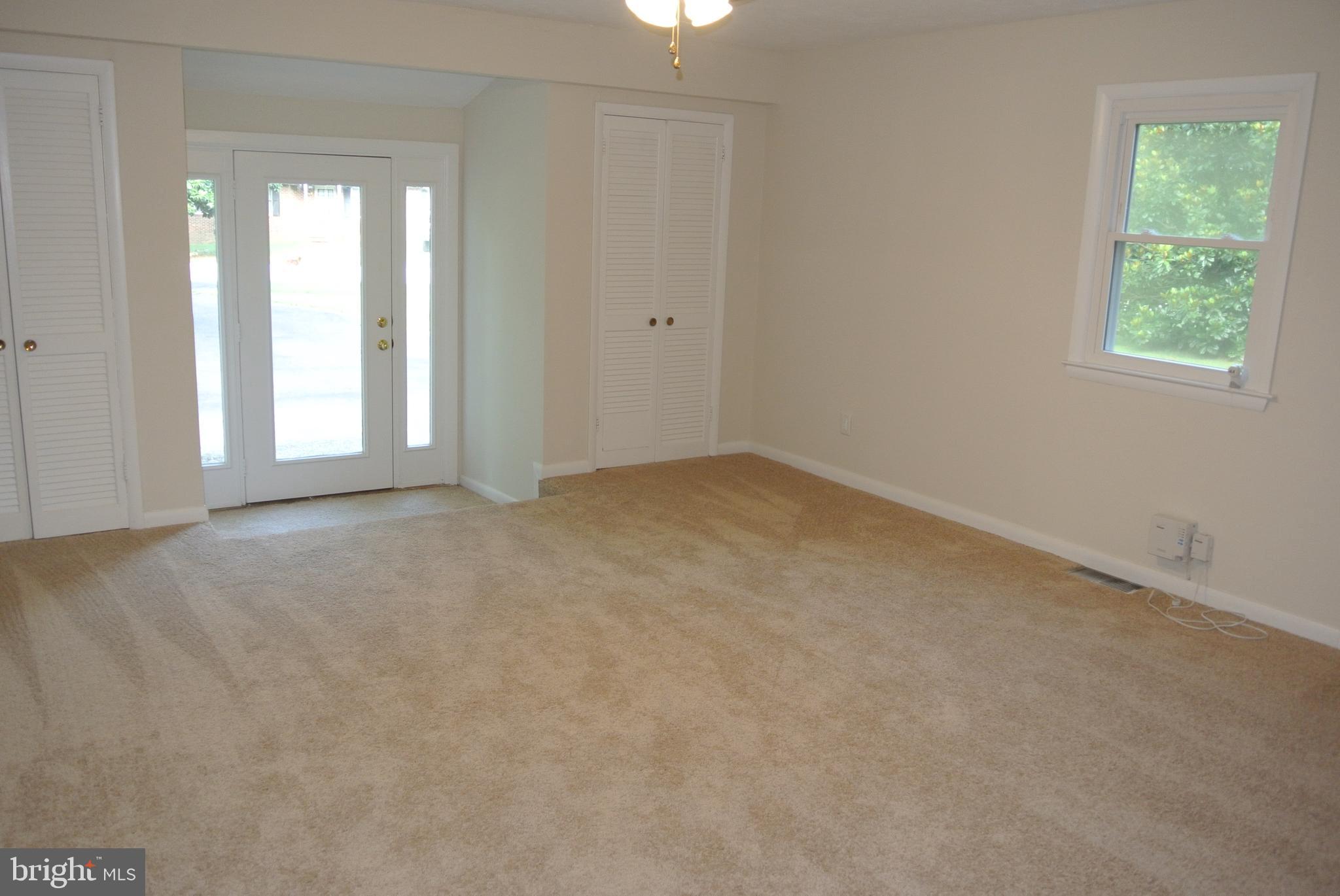 HAWTHORNE MANOR - Residential