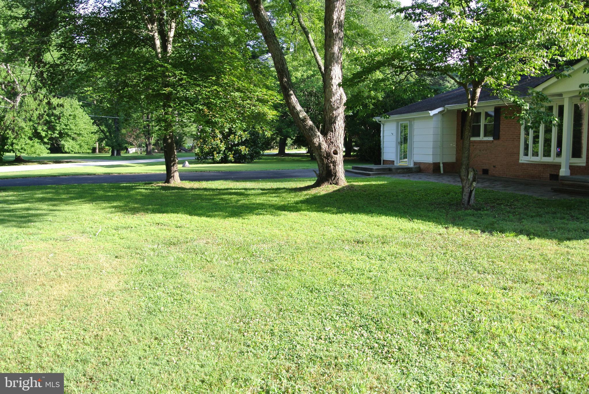 HAWTHORNE MANOR - Residential