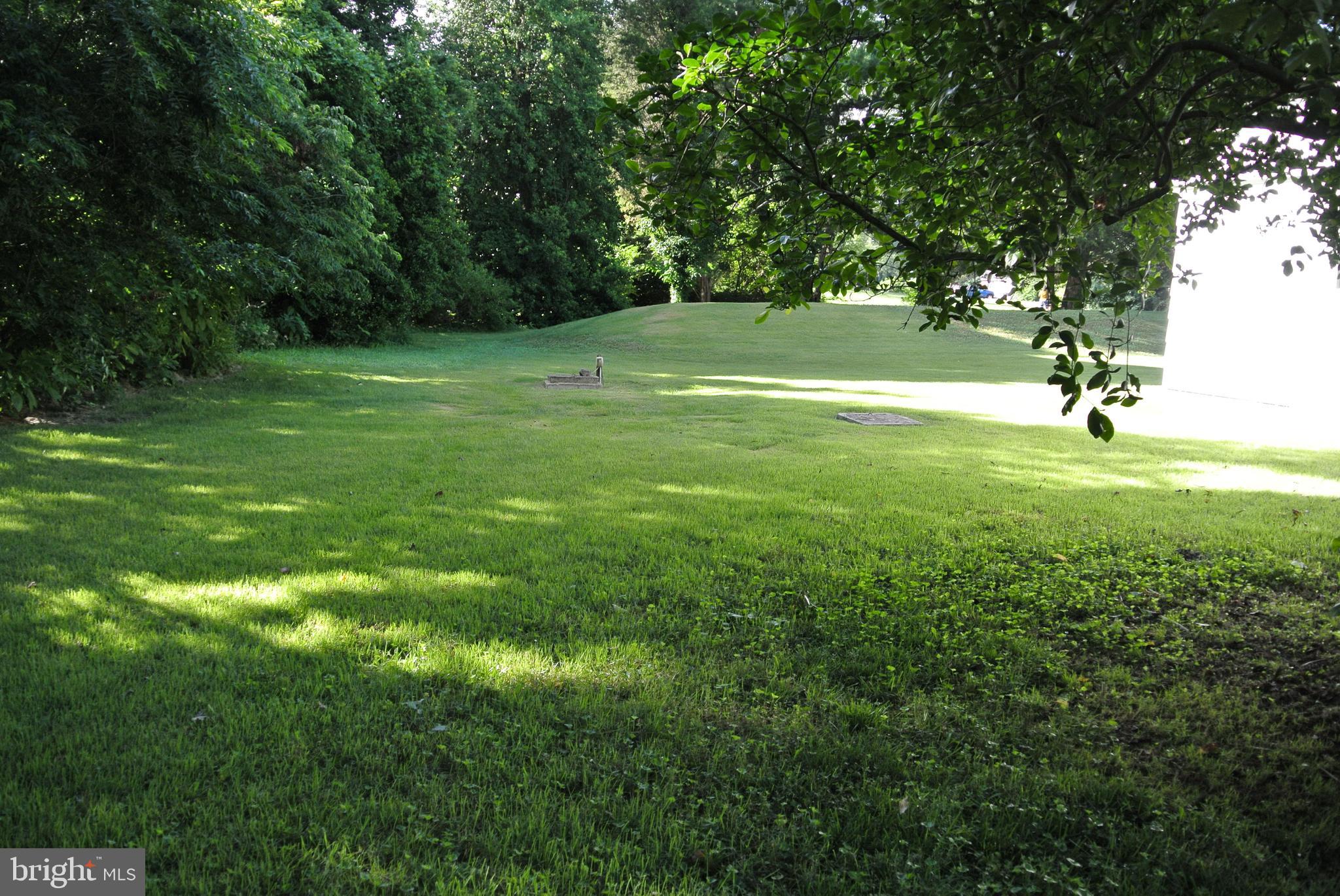 HAWTHORNE MANOR - Residential