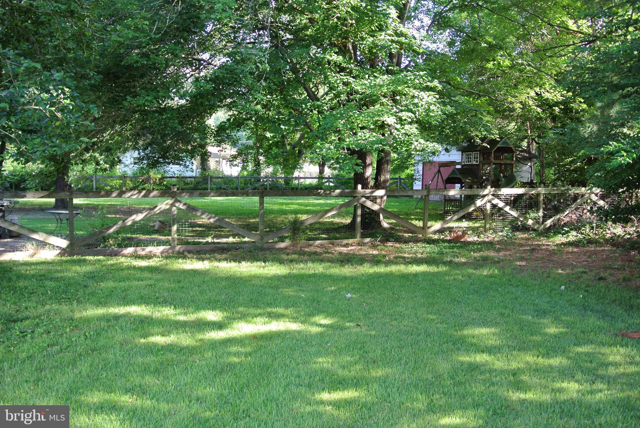 HAWTHORNE MANOR - Residential