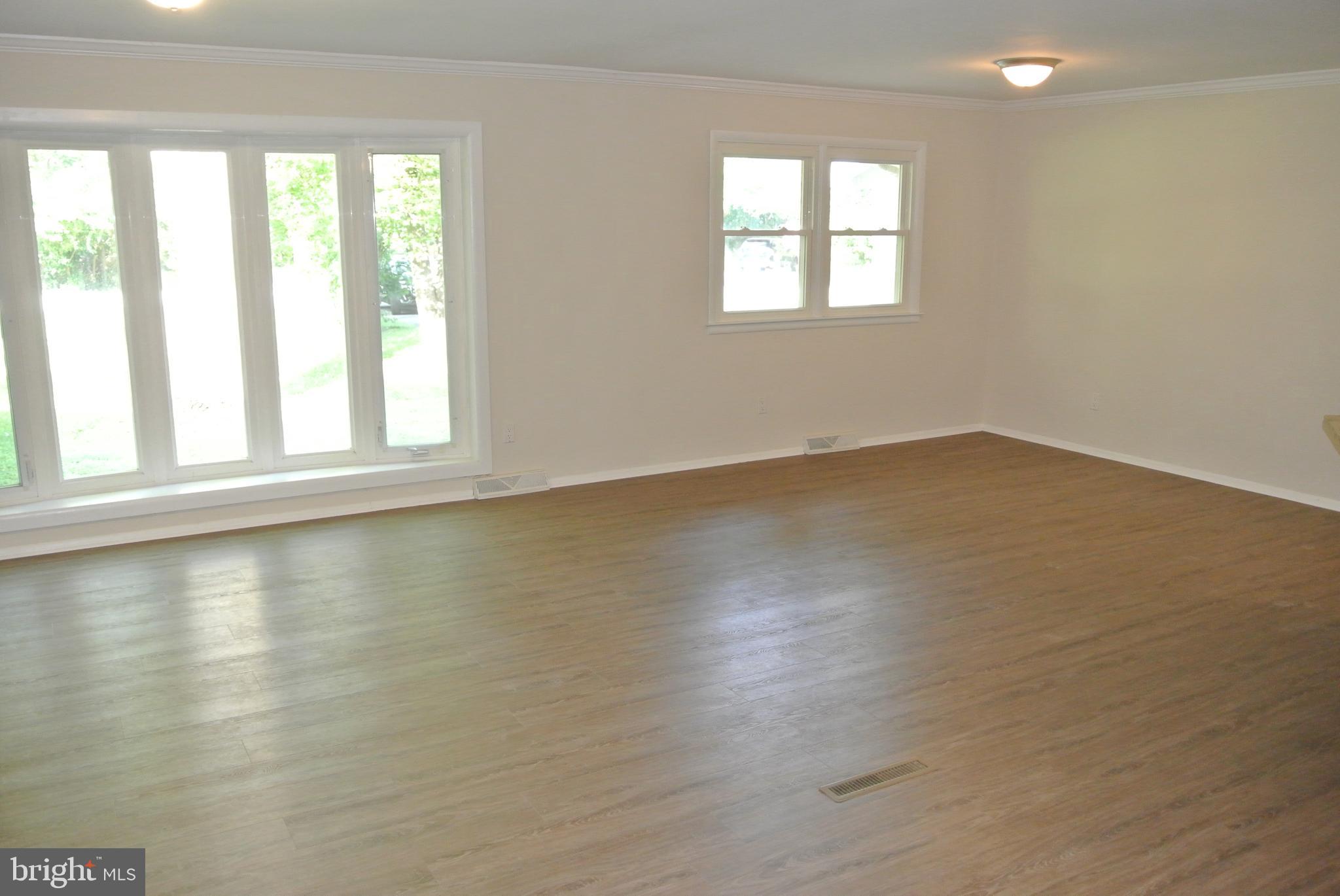 HAWTHORNE MANOR - Residential