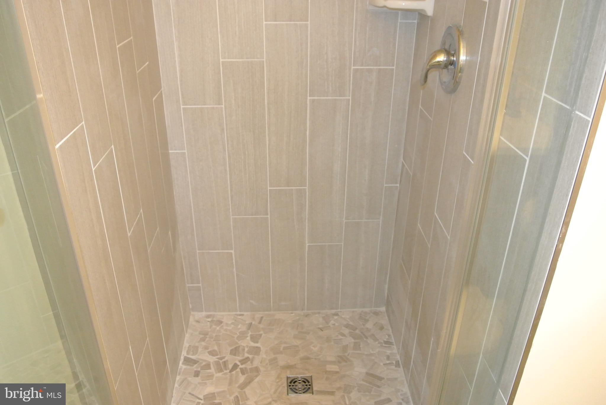 HAWTHORNE MANOR - Residential