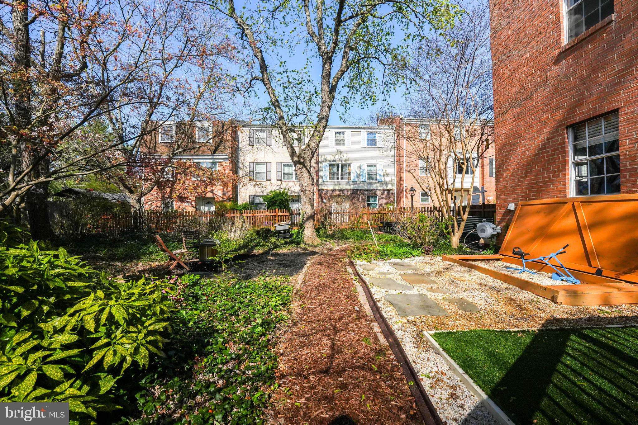 CHATEAUNEUF - Residential