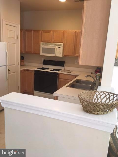 POTOMAC LAKES - Residential Lease