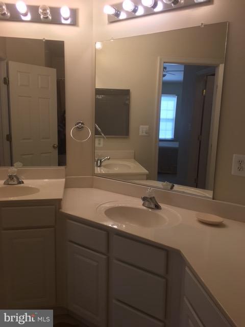 POTOMAC LAKES - Residential Lease