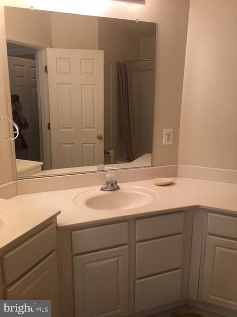 POTOMAC LAKES - Residential Lease