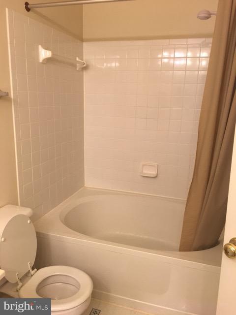 POTOMAC LAKES - Residential Lease