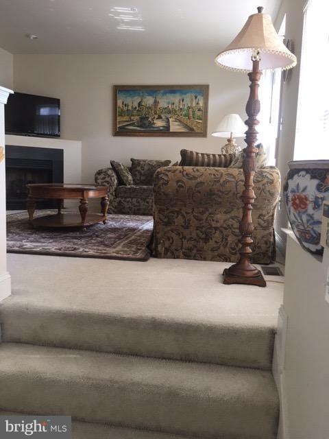 POTOMAC LAKES - Residential Lease