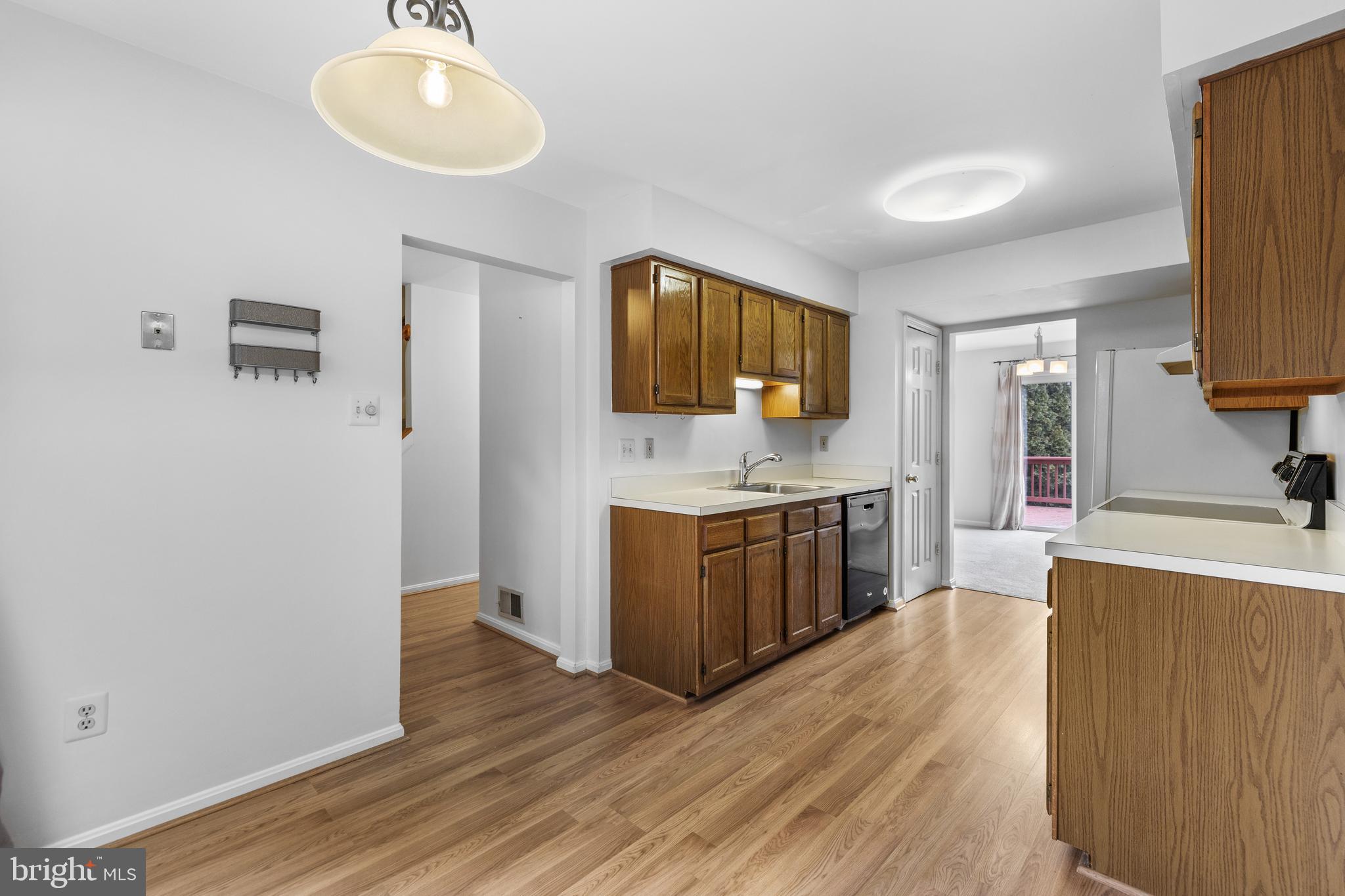 VILLAGE OF THOMAS RUN - Residential Lease