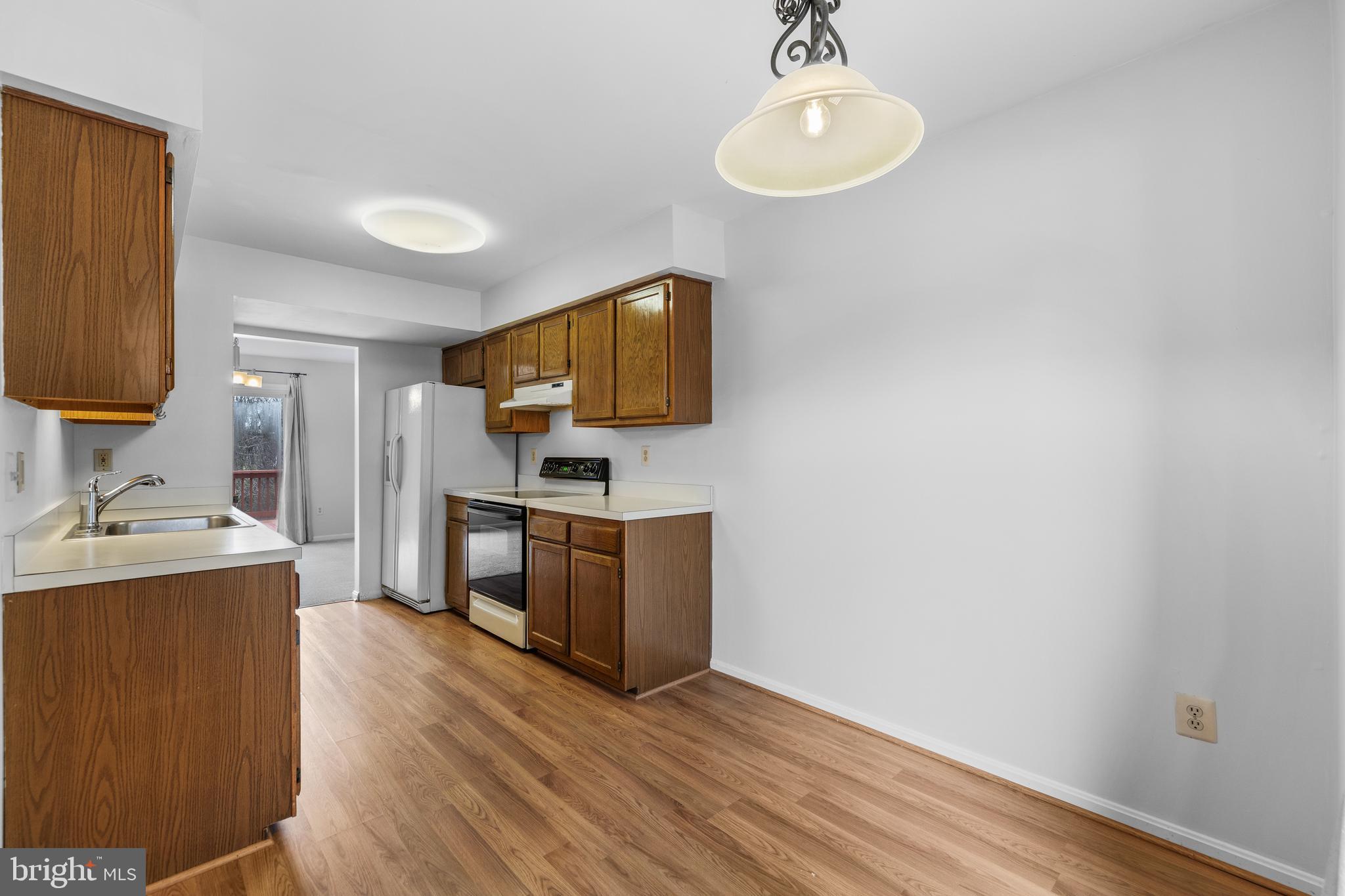 VILLAGE OF THOMAS RUN - Residential Lease