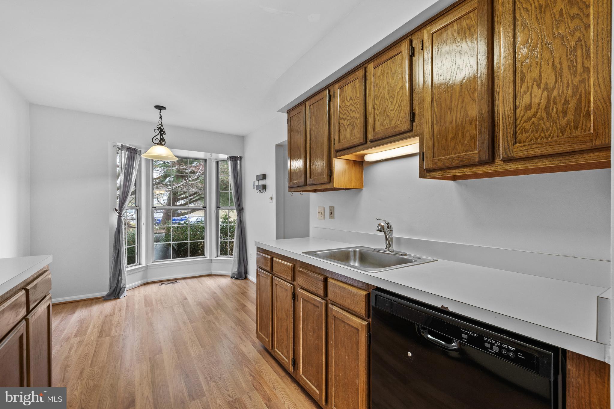 VILLAGE OF THOMAS RUN - Residential Lease