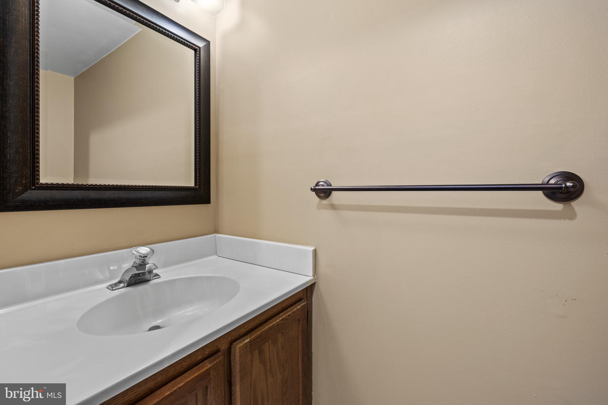 VILLAGE OF THOMAS RUN - Residential Lease