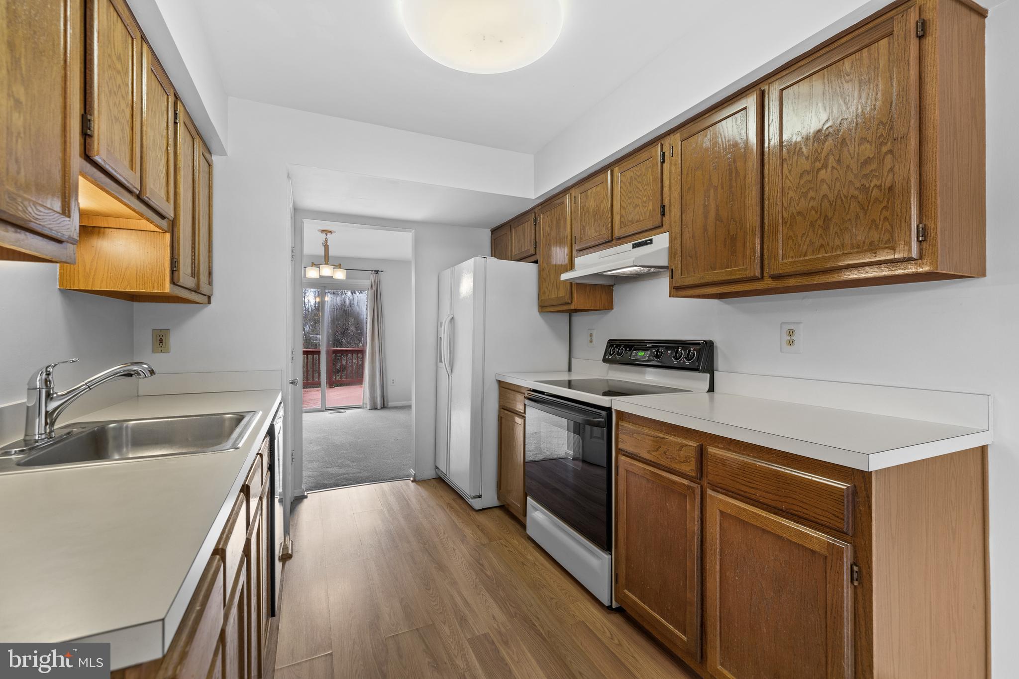 VILLAGE OF THOMAS RUN - Residential Lease