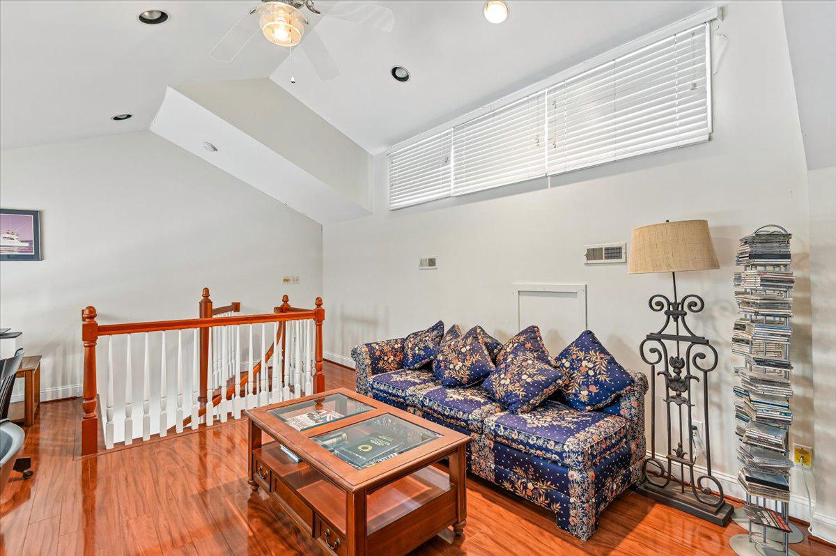 CHESAPEAKE HARBOUR - Residential