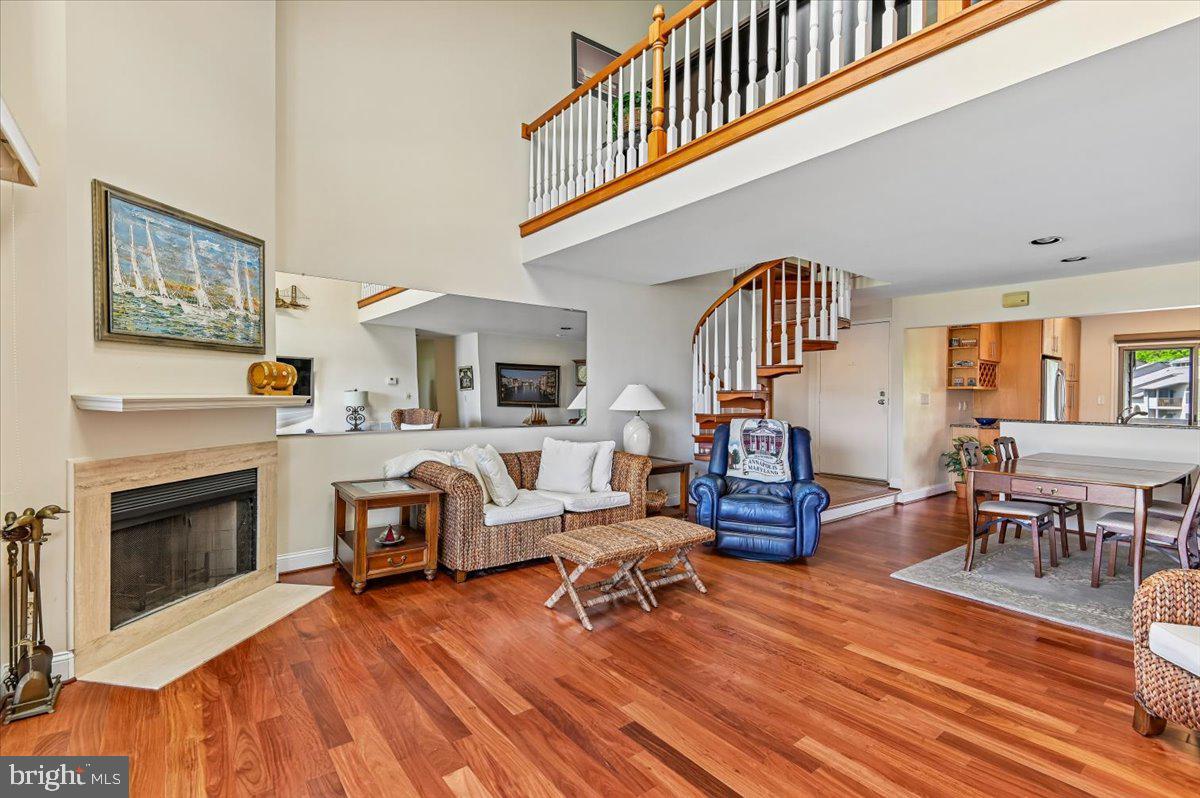 2121 QUAY VILLAGE COURT 202