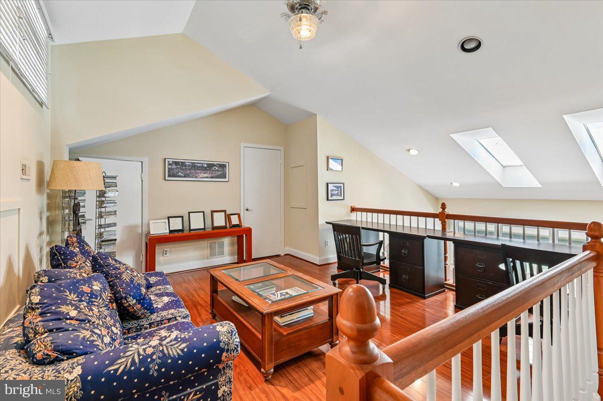 CHESAPEAKE HARBOUR - Residential