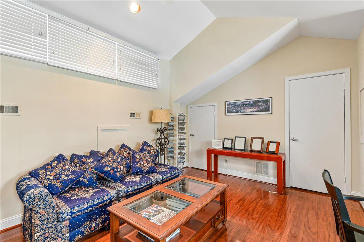 CHESAPEAKE HARBOUR - Residential
