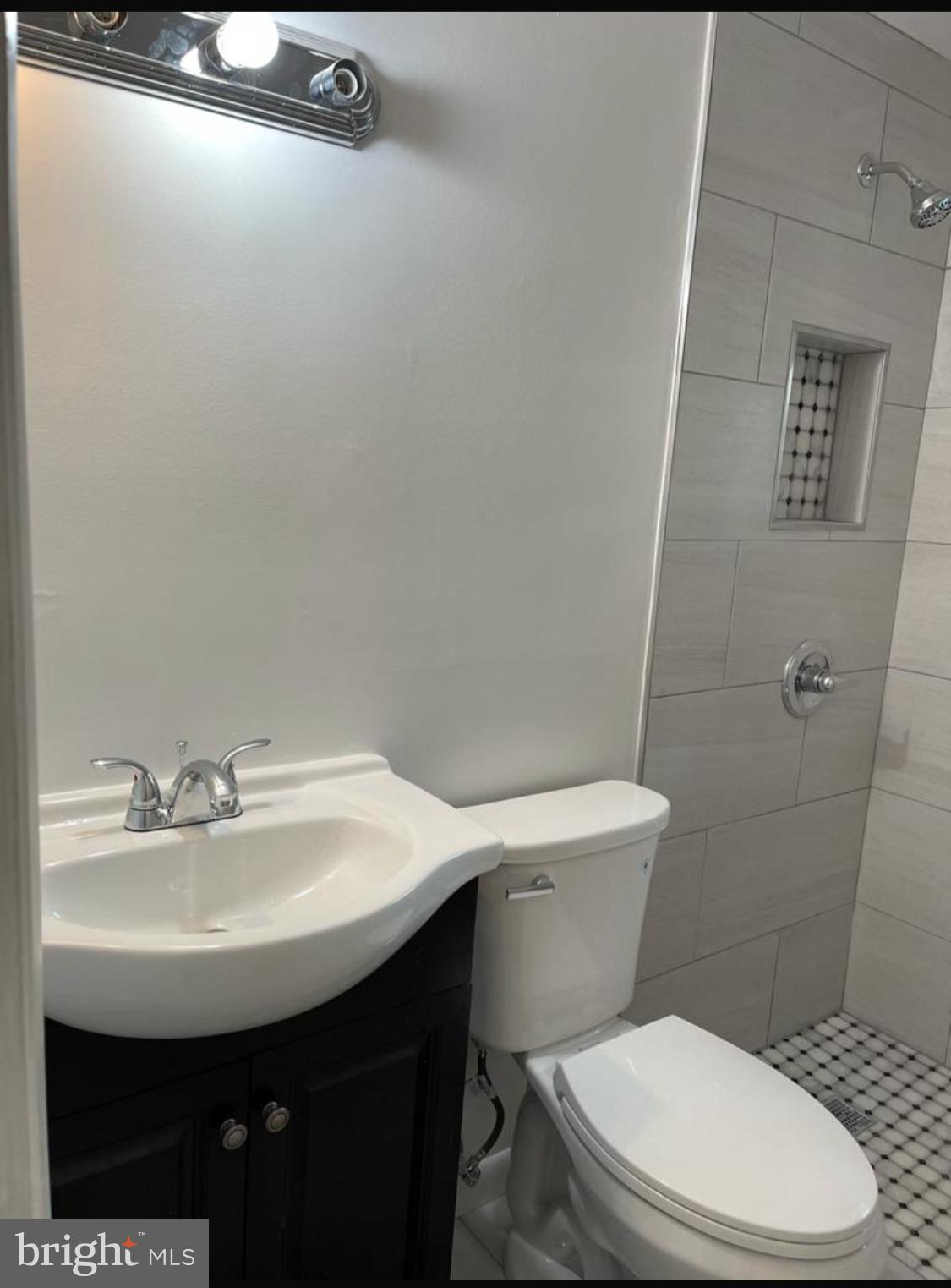 DALE CITY - Residential Lease