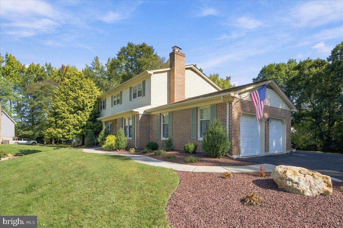 32 LONGLEAF LANE