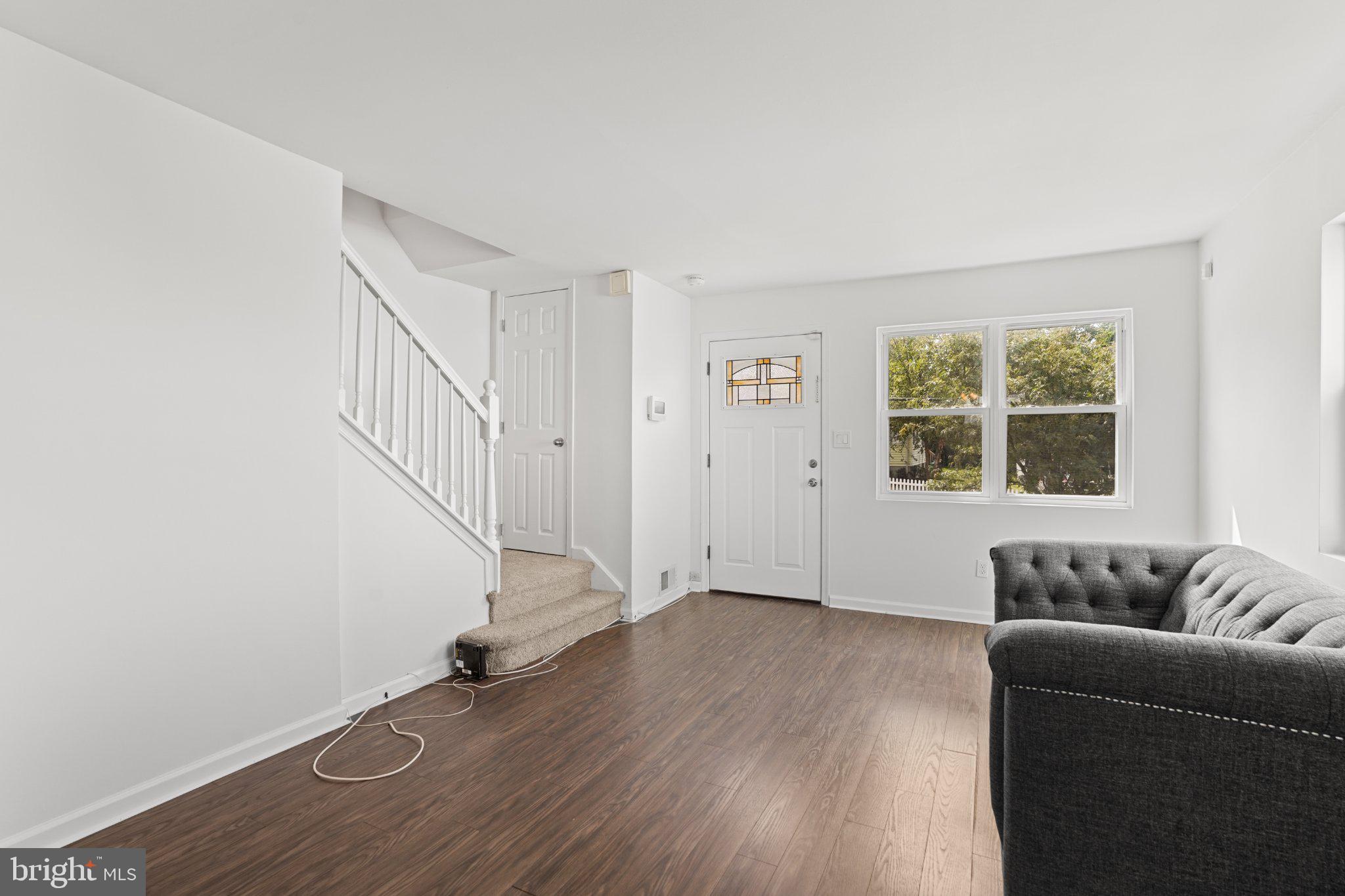 7008 E LOMBARD
