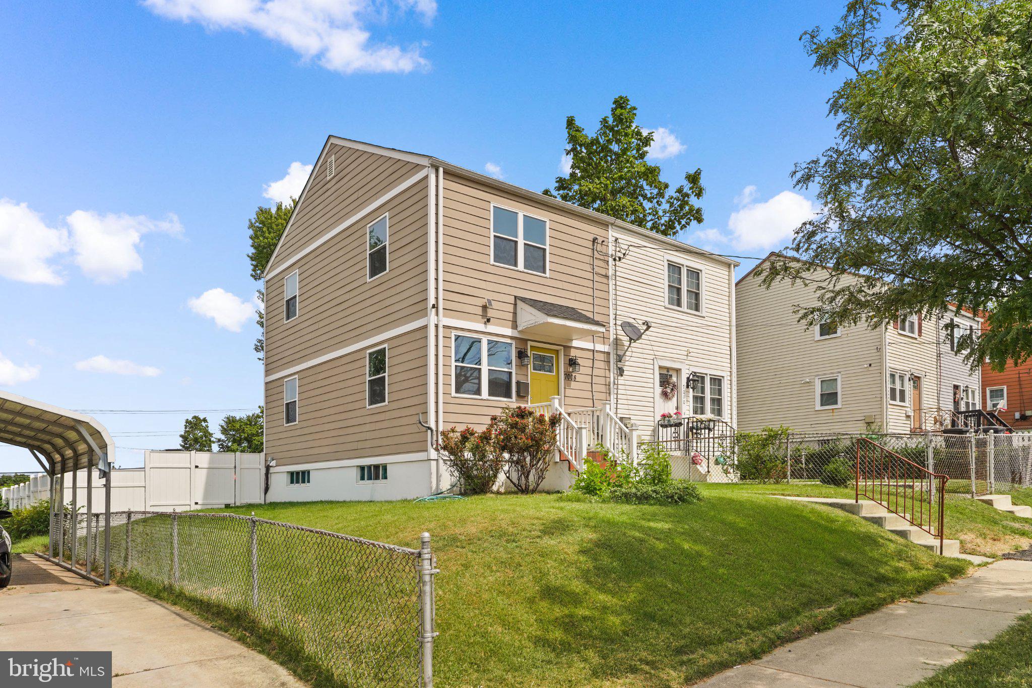 7008 E LOMBARD