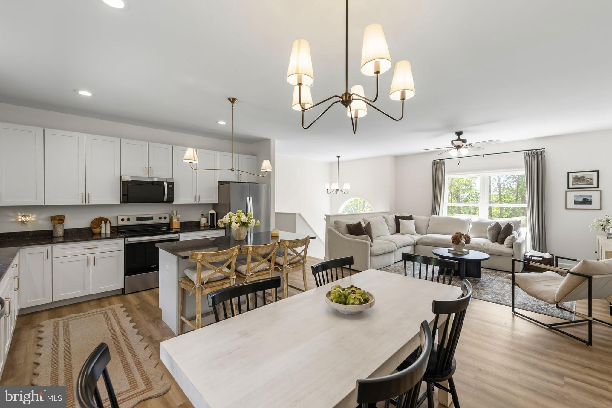 527 GROUSE DRIVE
