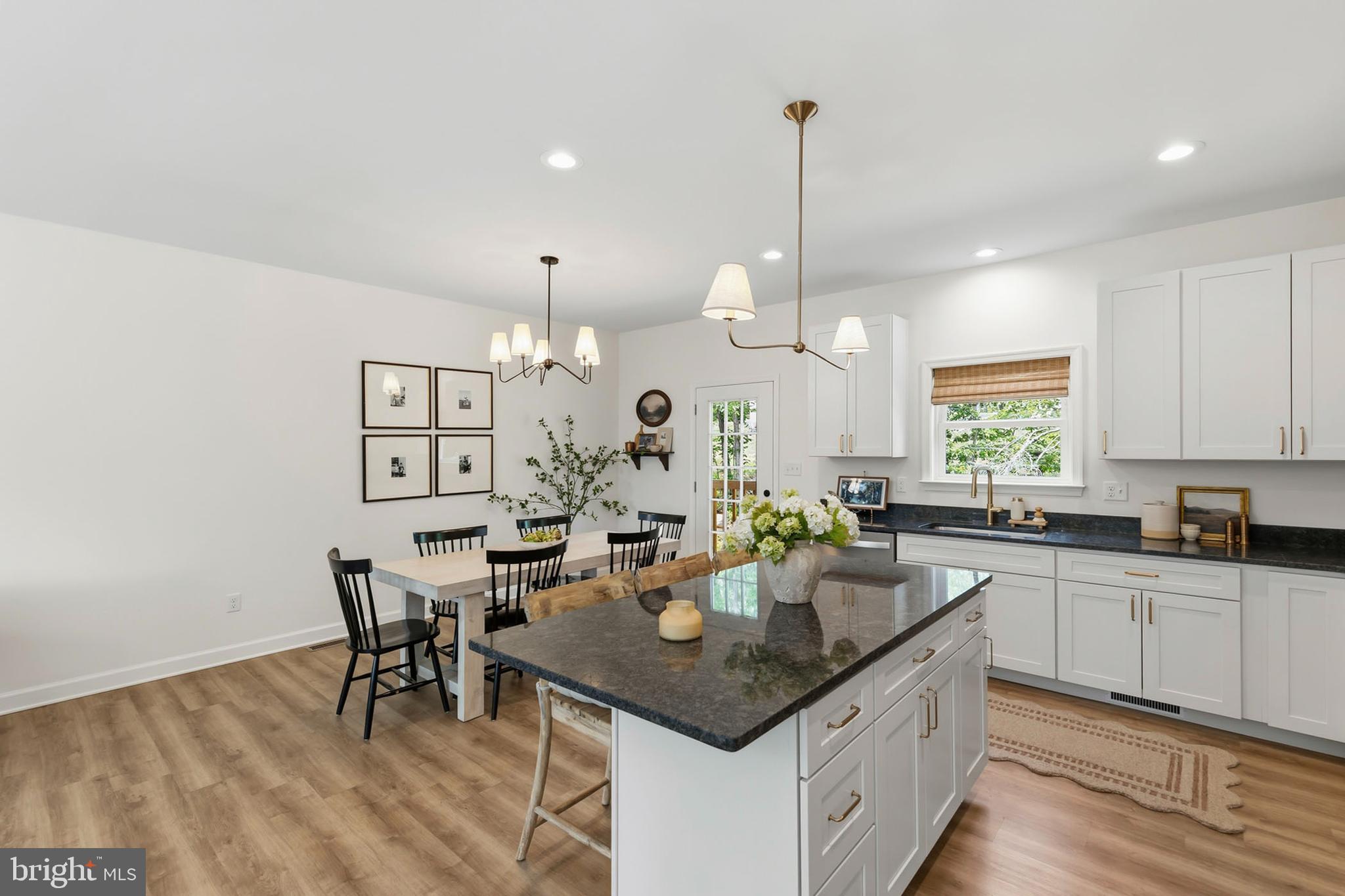 527 GROUSE DRIVE