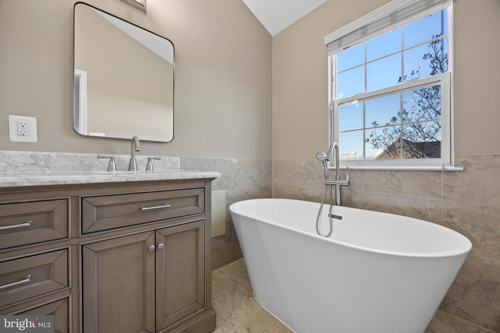 WASHINGTONIAN CENTER - Residential