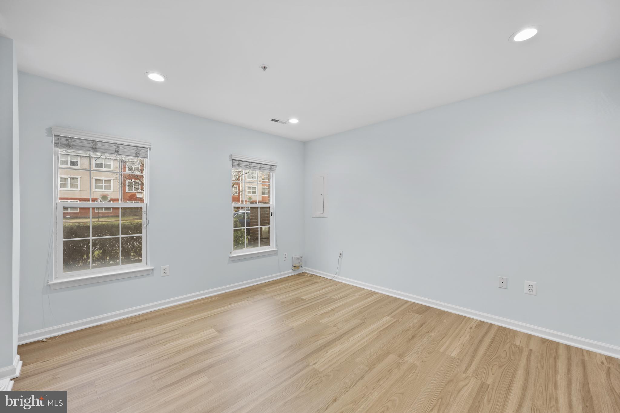 WASHINGTONIAN CENTER - Residential