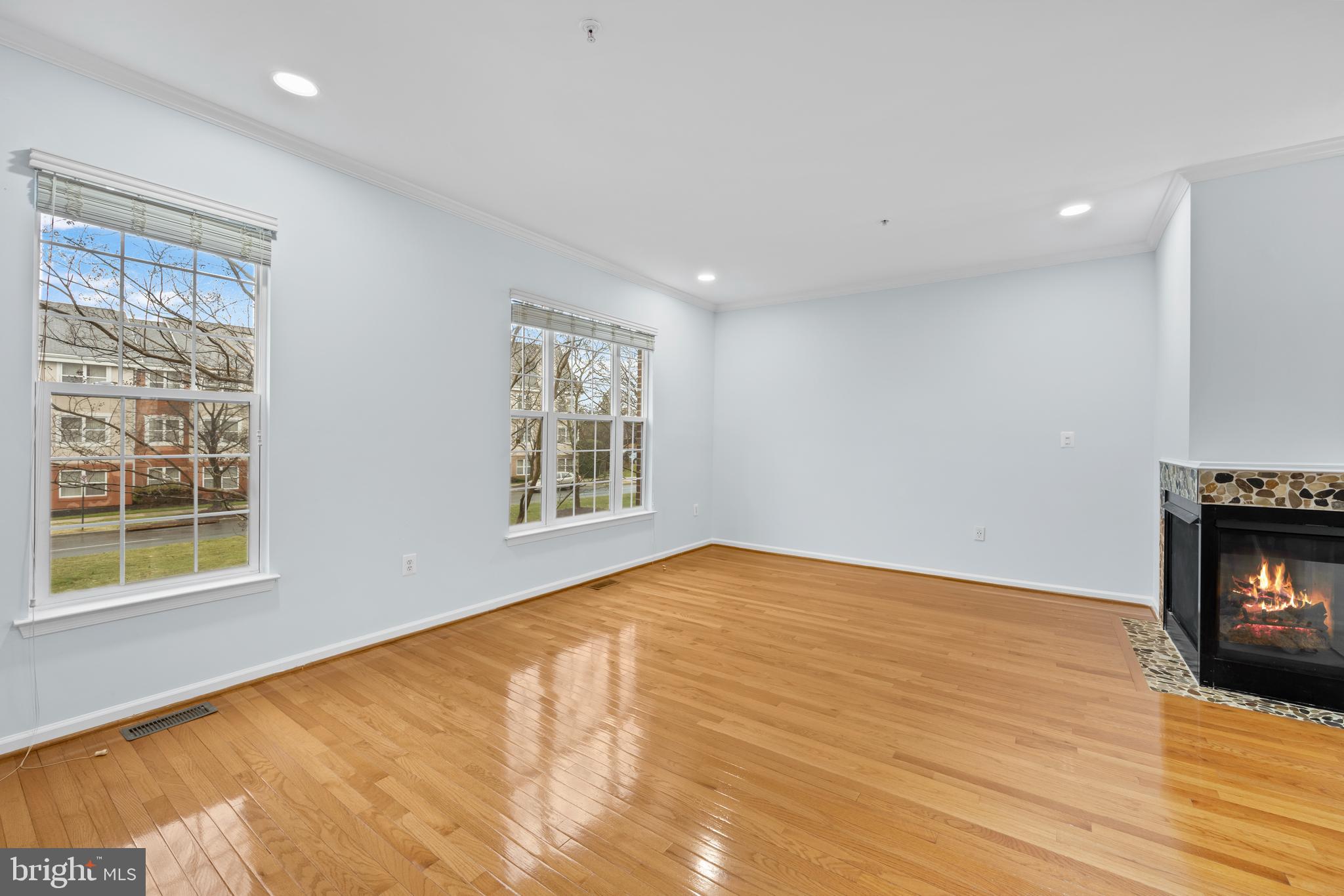 WASHINGTONIAN CENTER - Residential