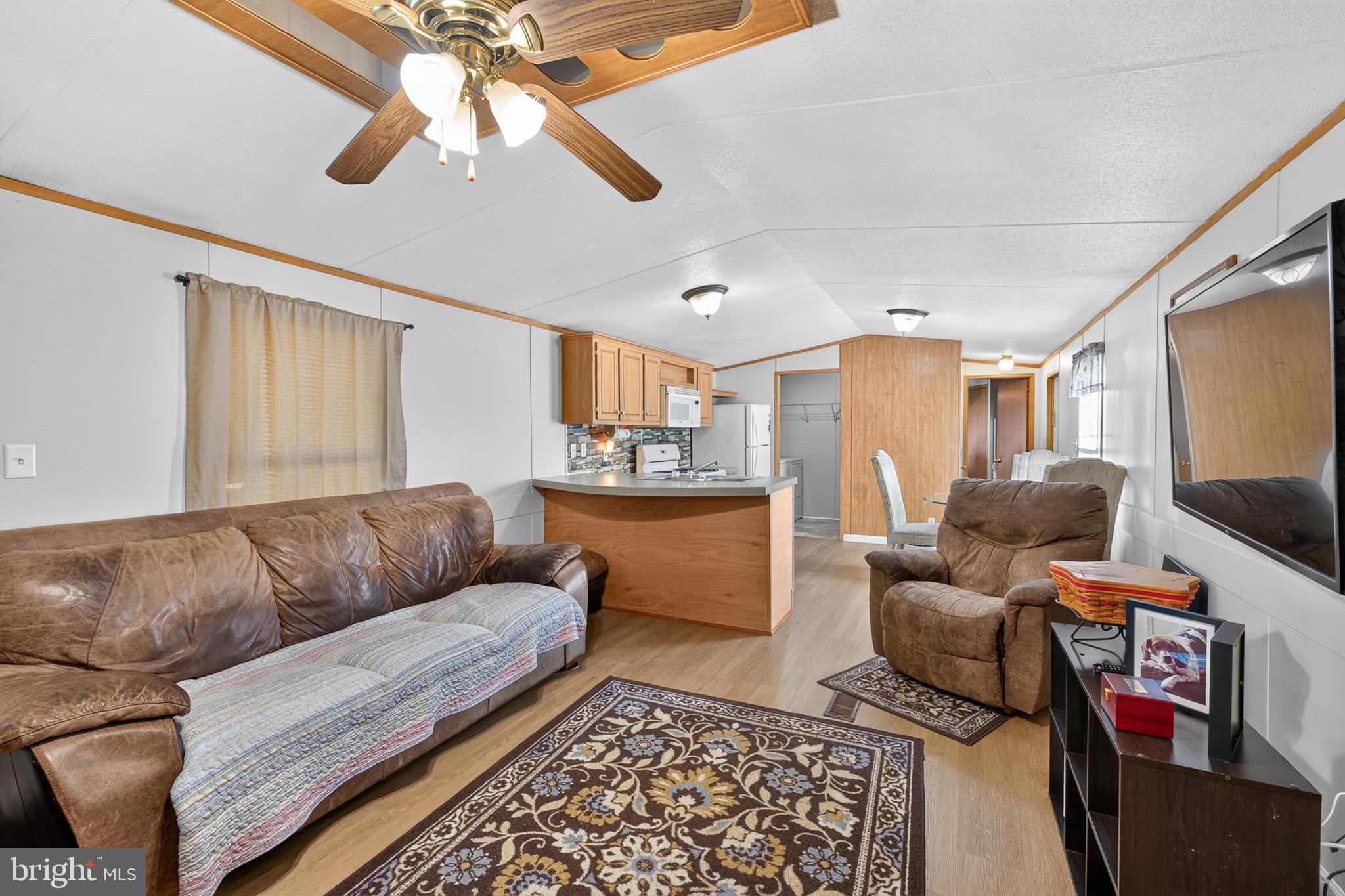 8 W REYBOLD DRIVE 8