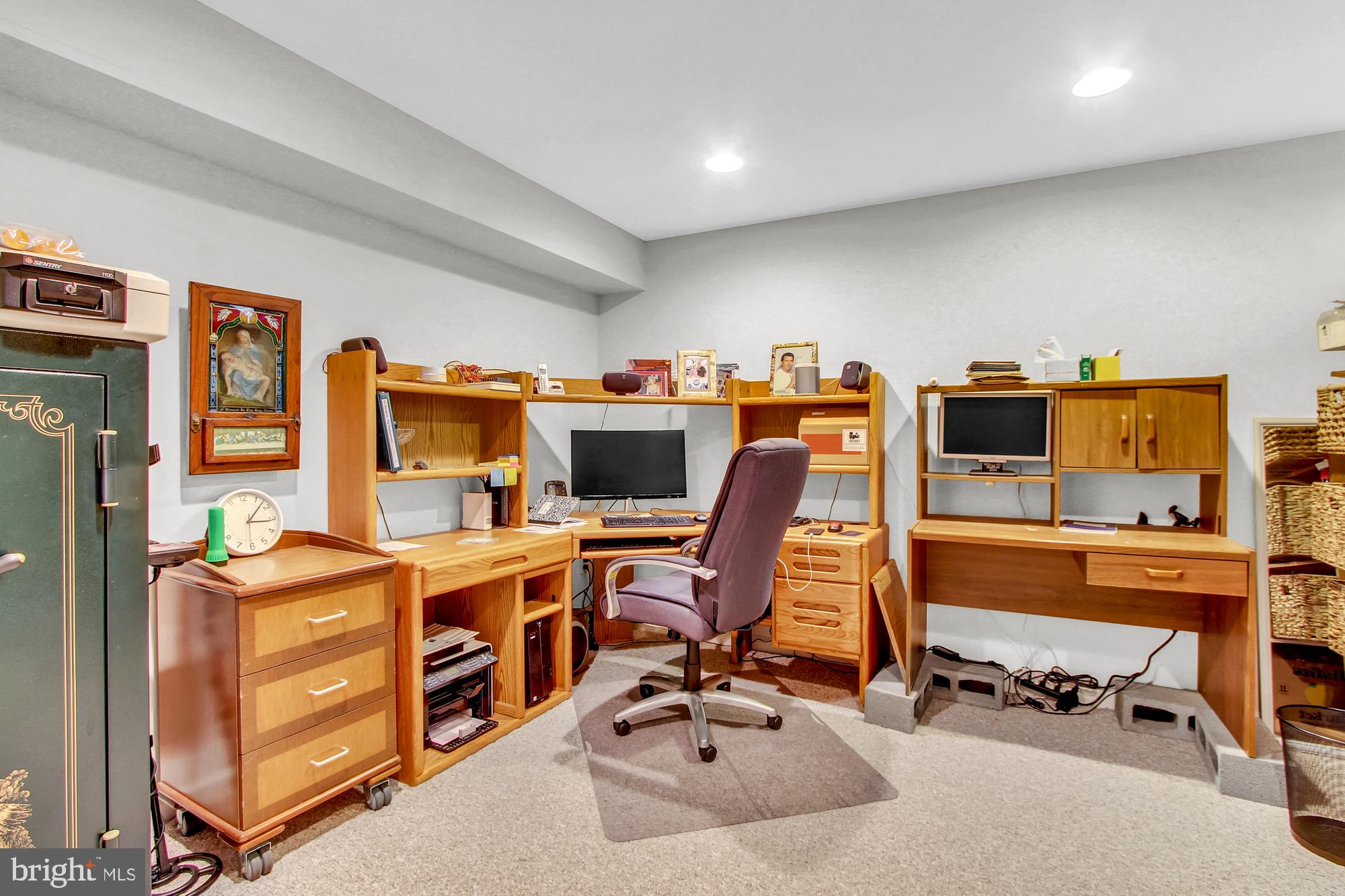 VILLAS AT SHREWSBURY - Residential