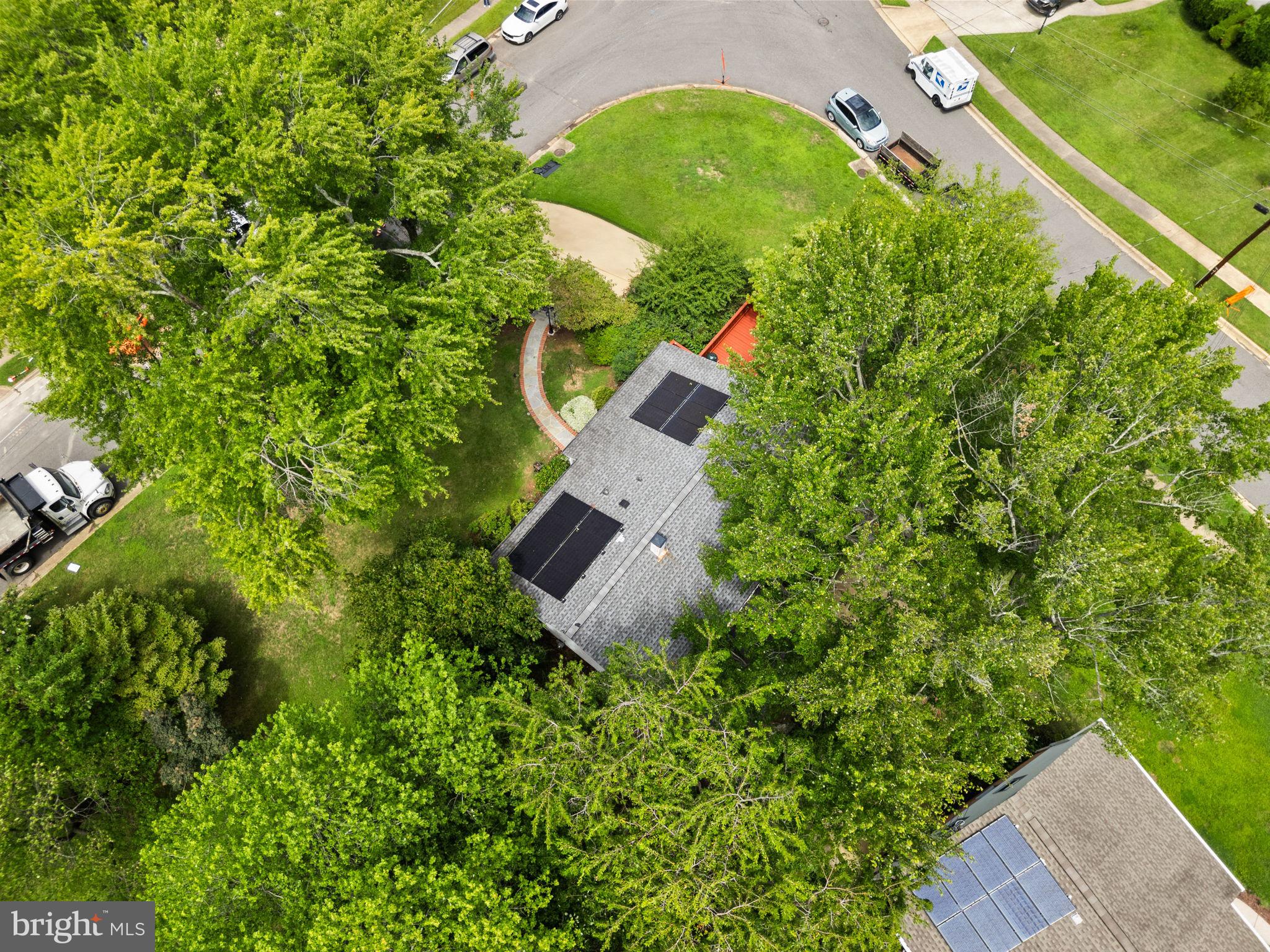 4951 ROSLYN ROAD