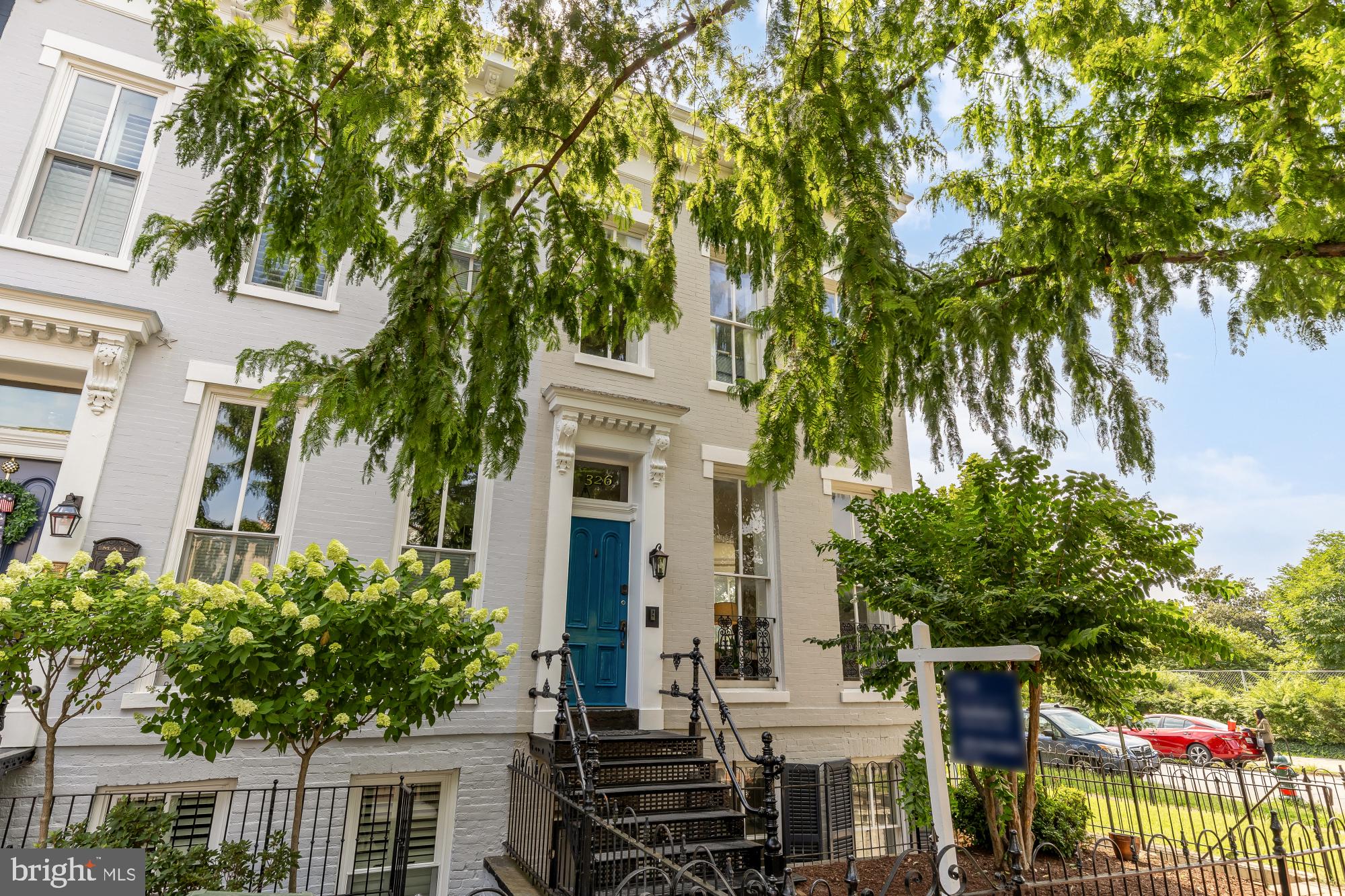 326 2ND STREET SE