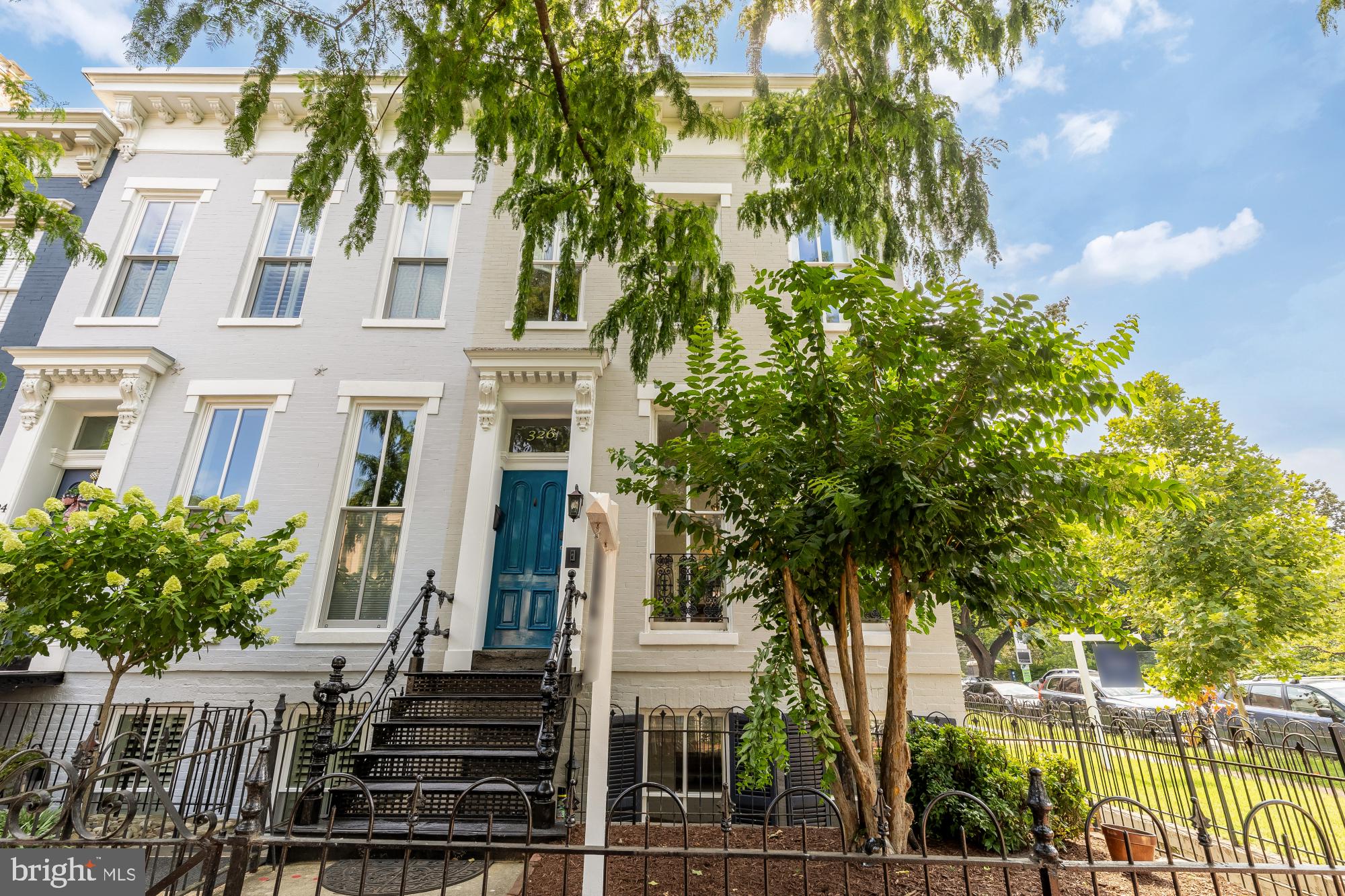 326 2ND STREET SE