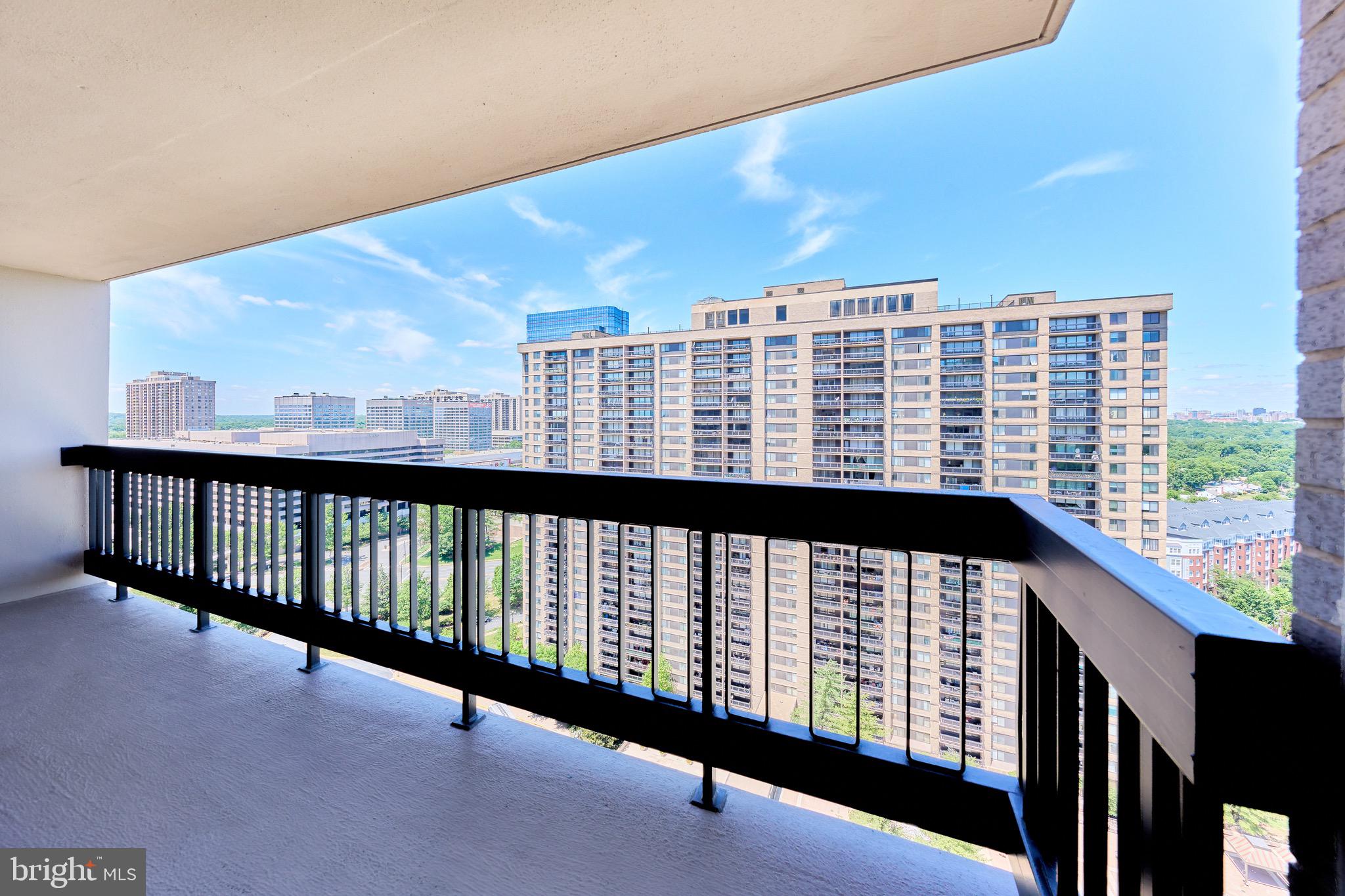 SKYLINE PLAZA - Residential