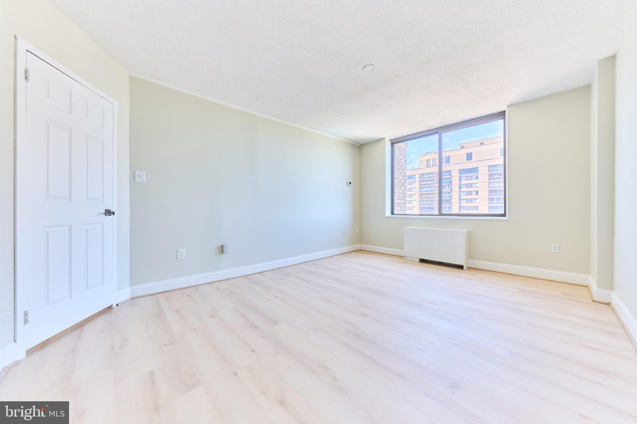 SKYLINE PLAZA - Residential