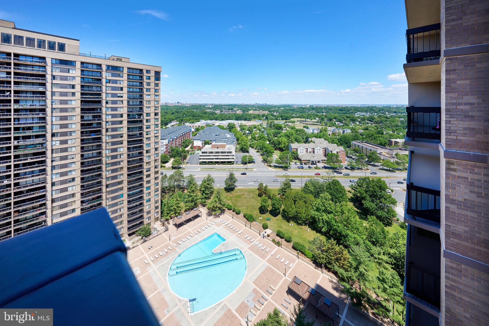 SKYLINE PLAZA - Residential